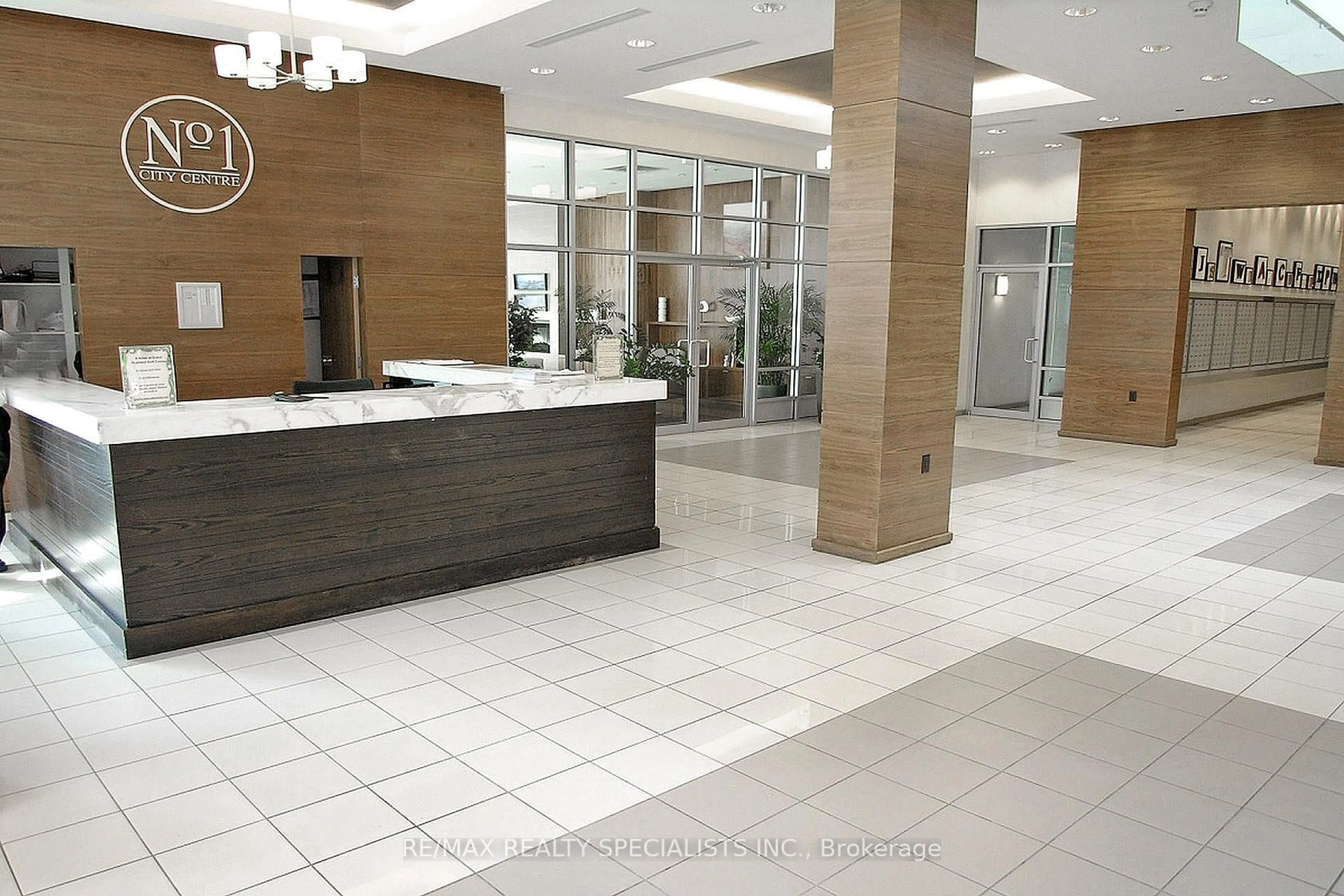 Lobby for 1 Elm Dr #1810, Mississauga Ontario L5B 4M1