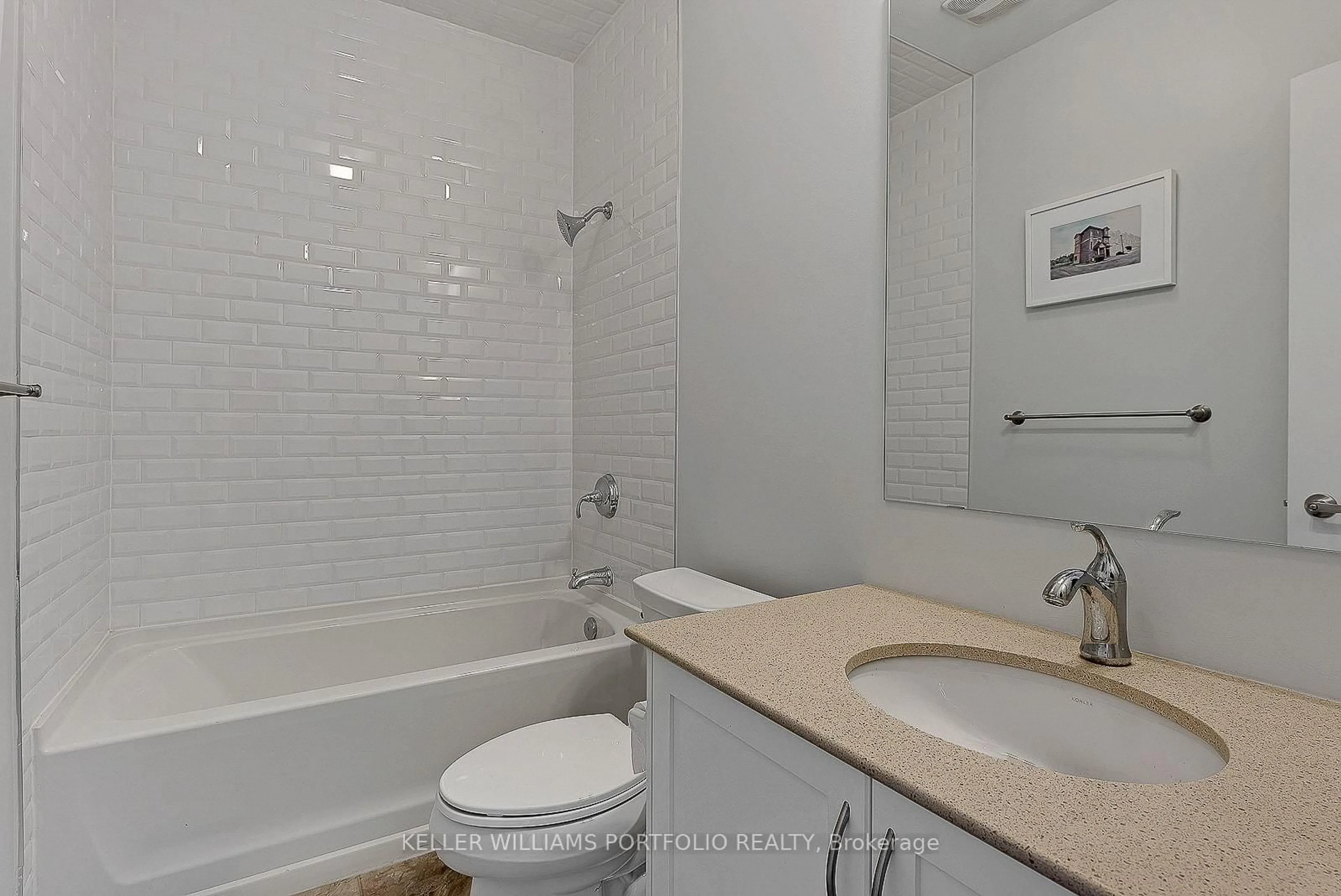 Standard bathroom, unknown for 2016 Deerview Common, Oakville Ontario L6M 0Y2