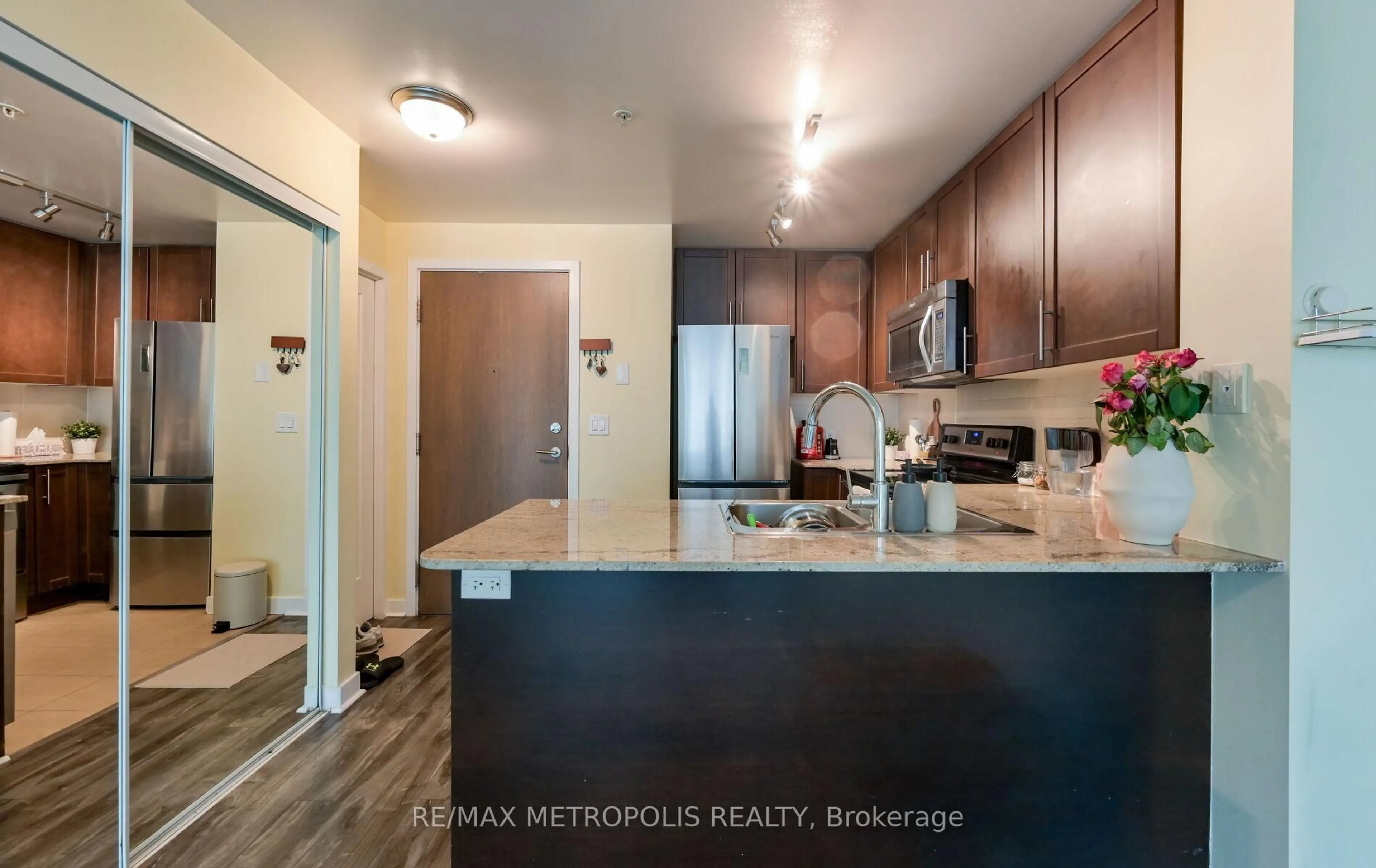 Open concept kitchen, ceramic/tile floor for 3985 Grand Park Dr #1004, Mississauga Ontario L5B 0H8