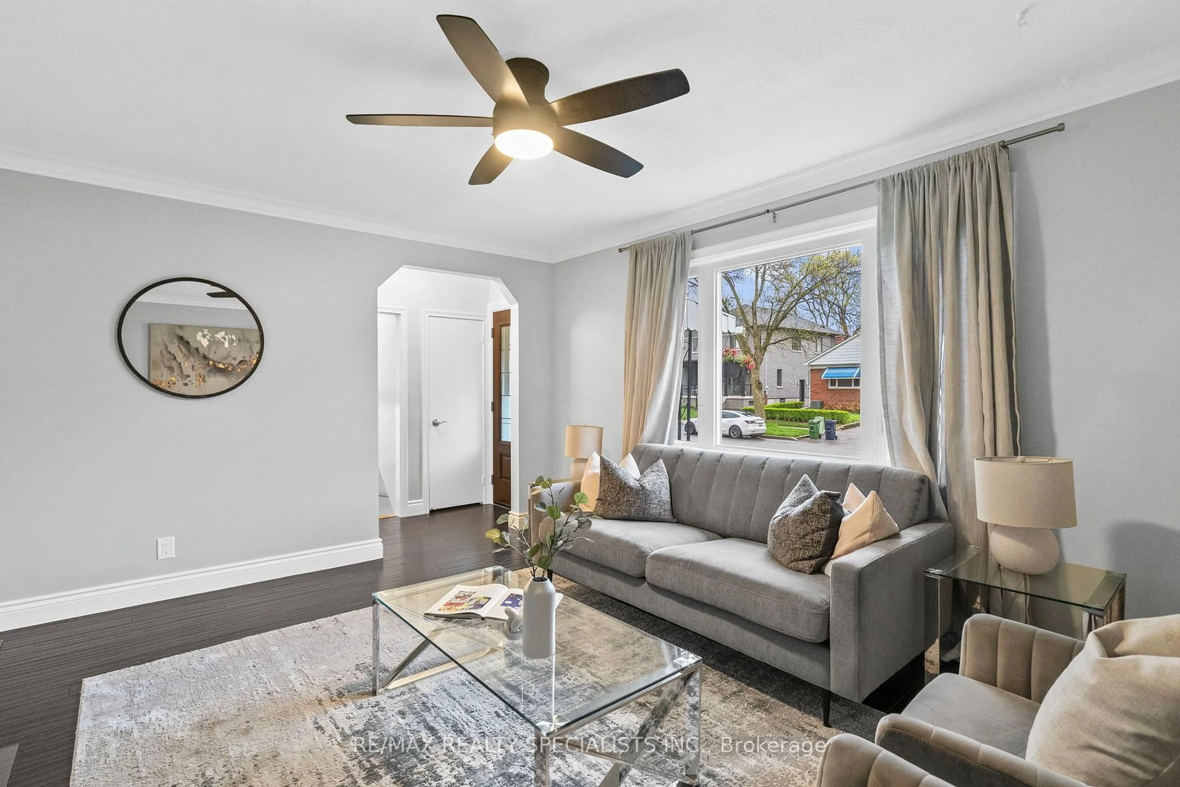 Living room with furniture, unknown for 226 Thirtieth St, Toronto Ontario M8W 3E1