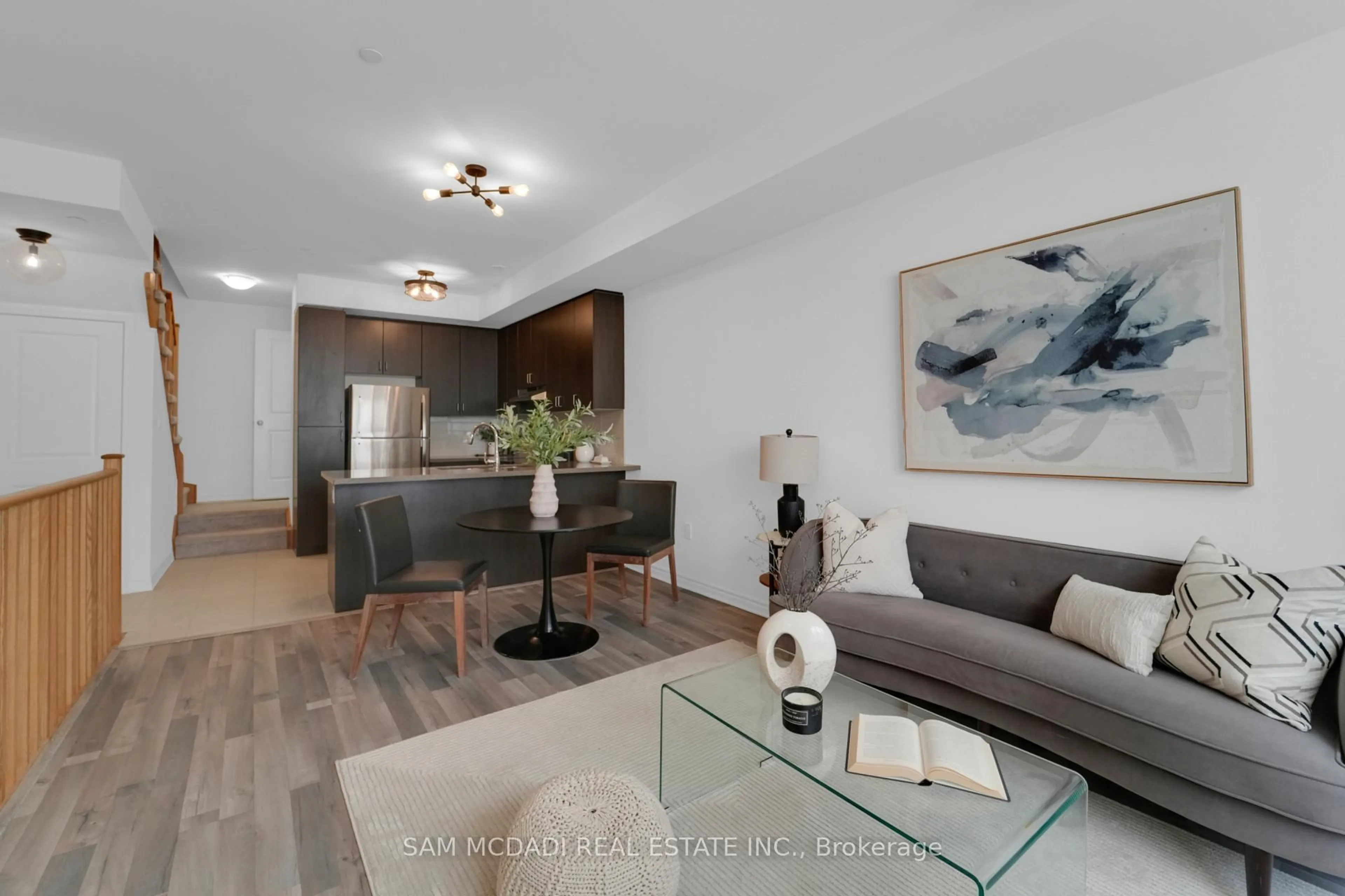 Living room with furniture, unknown for 1150 Stroud Lane #14, Mississauga Ontario L5J 1L4