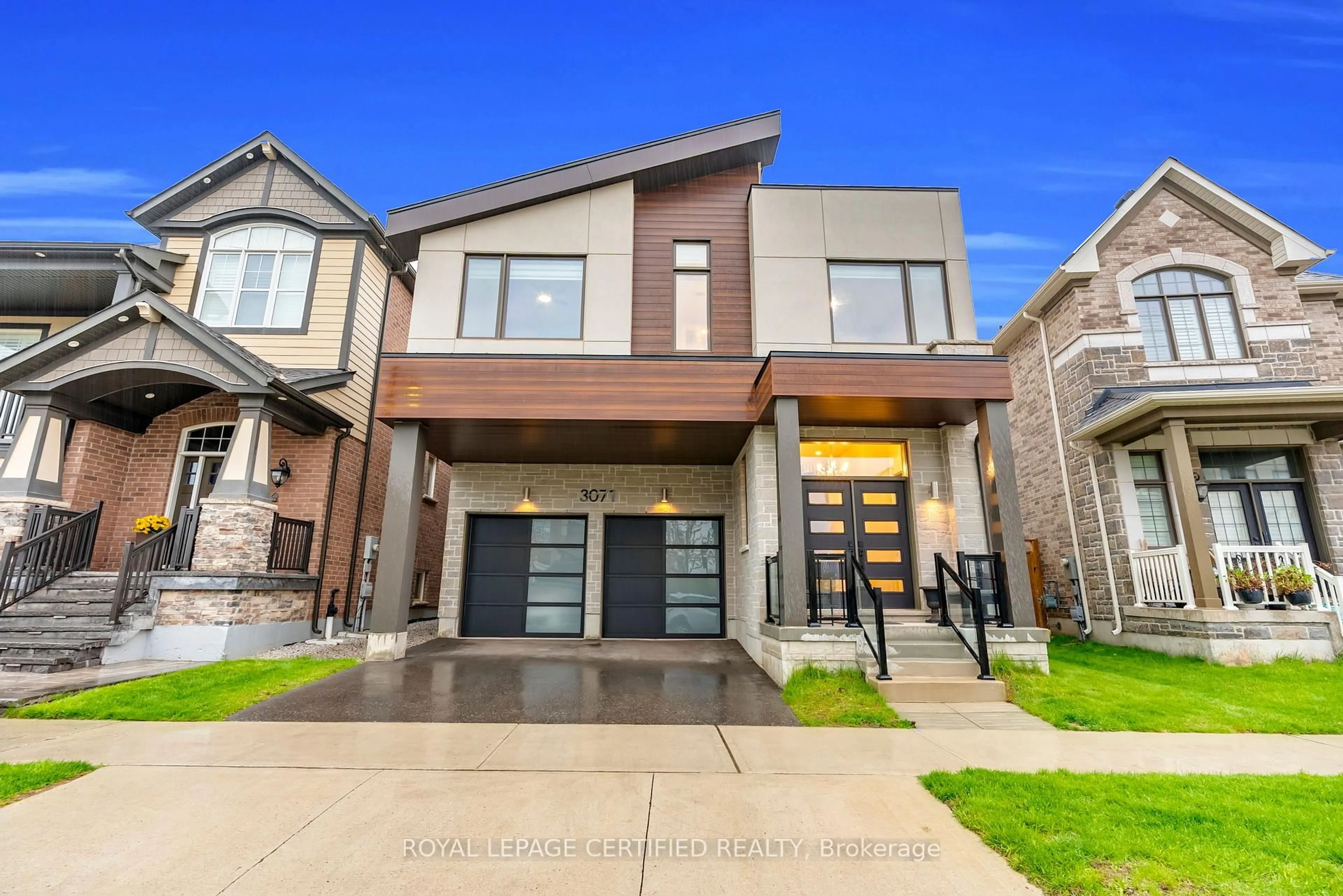 Home with brick exterior material, street for 3071 Trailside Dr, Oakville Ontario L6M 0Z4