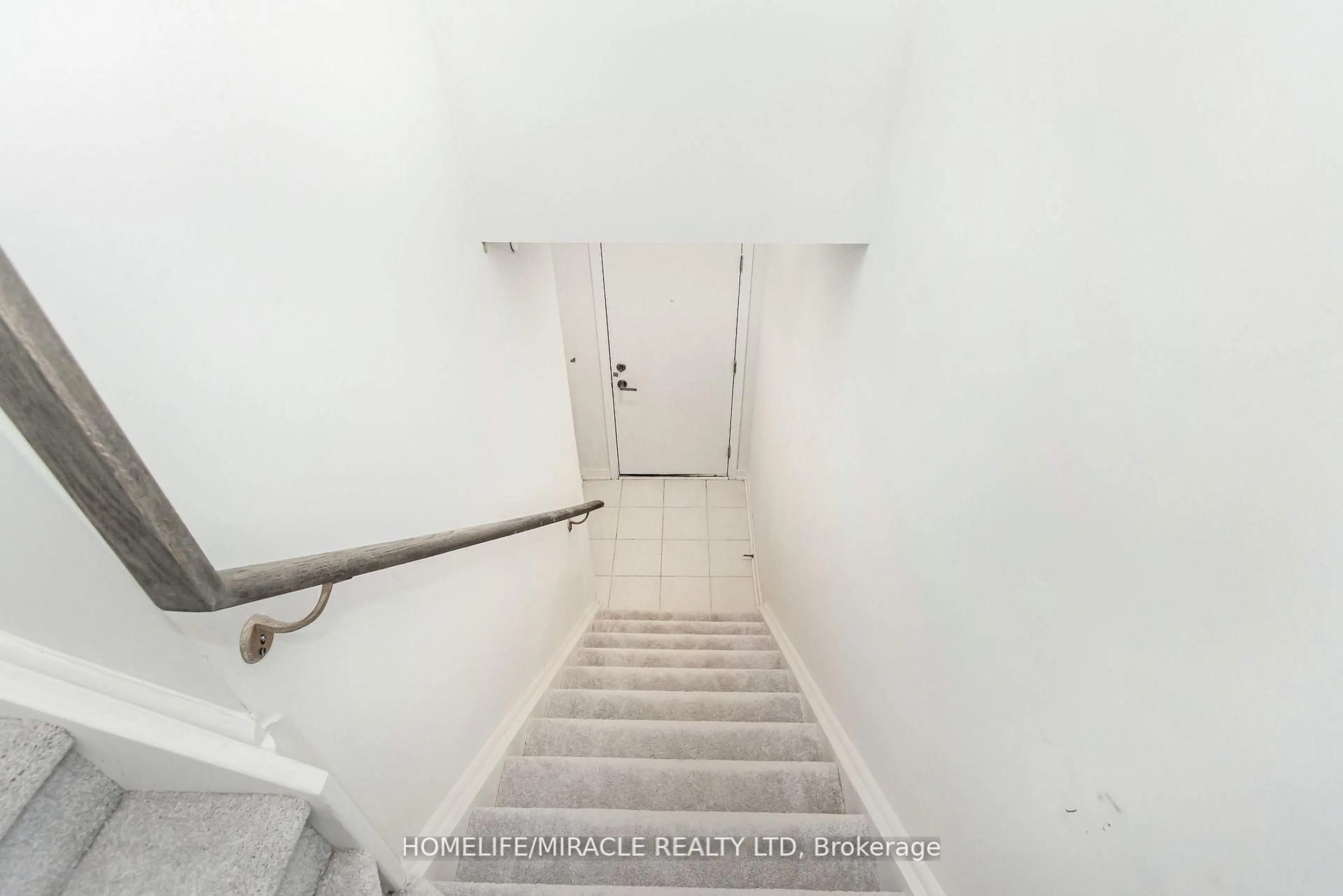 Stairs for 3415 Ridgeway Dr #16, Mississauga Ontario L5L 0B9