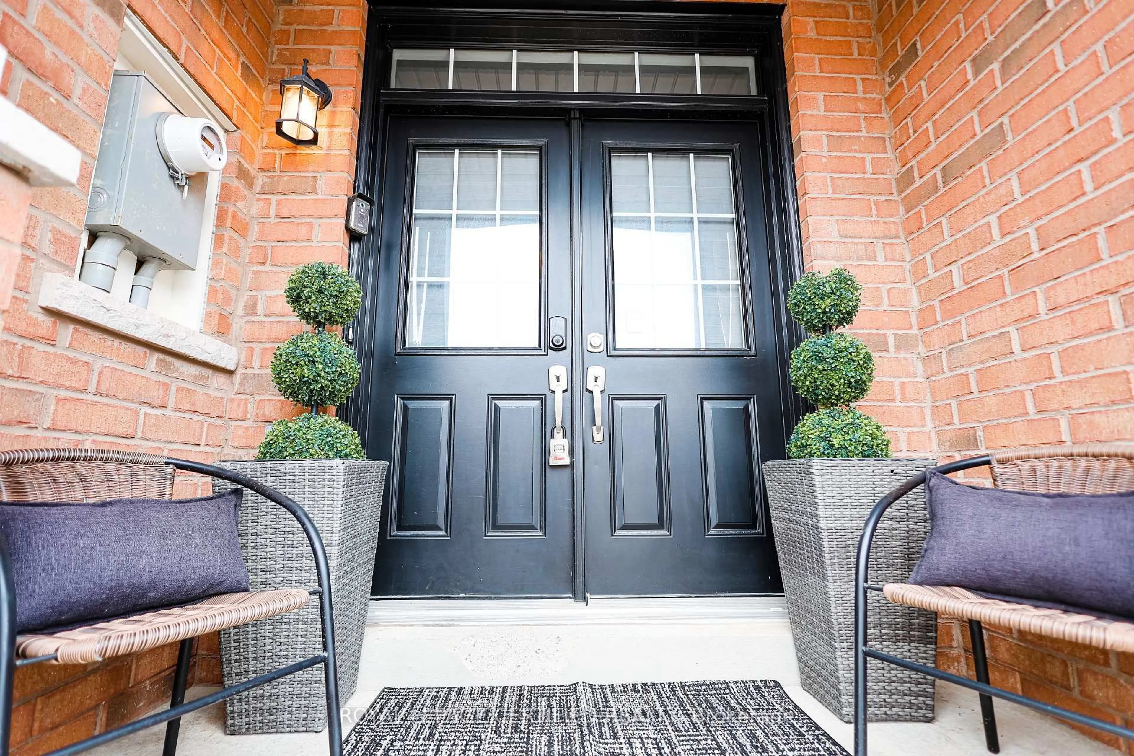Indoor entryway for 28 Kilrea Way, Brampton Ontario L6X 0R1
