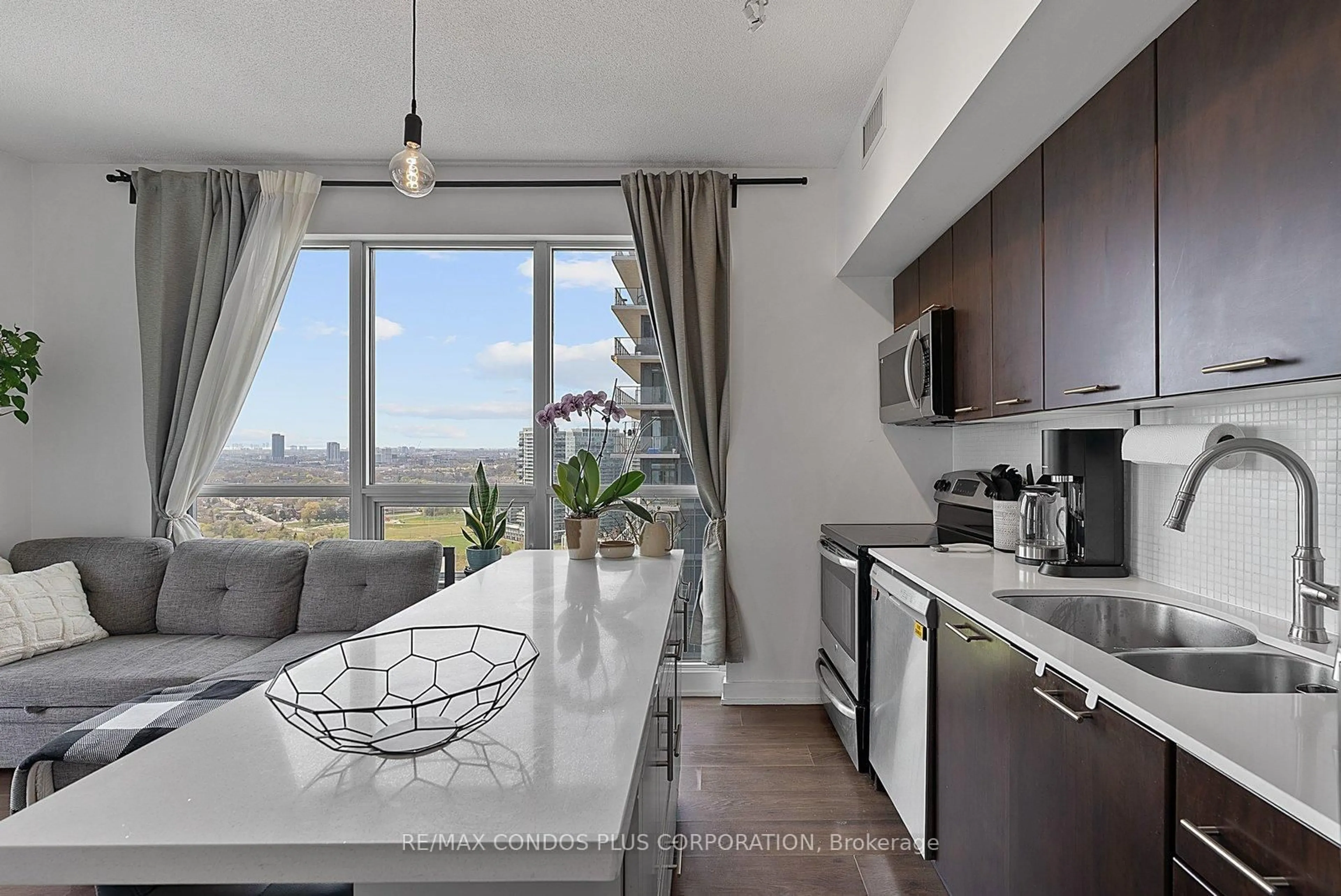 Open concept kitchen, unknown for 2212 Lakeshore Blvd #3206, Toronto Ontario M8V 0C2