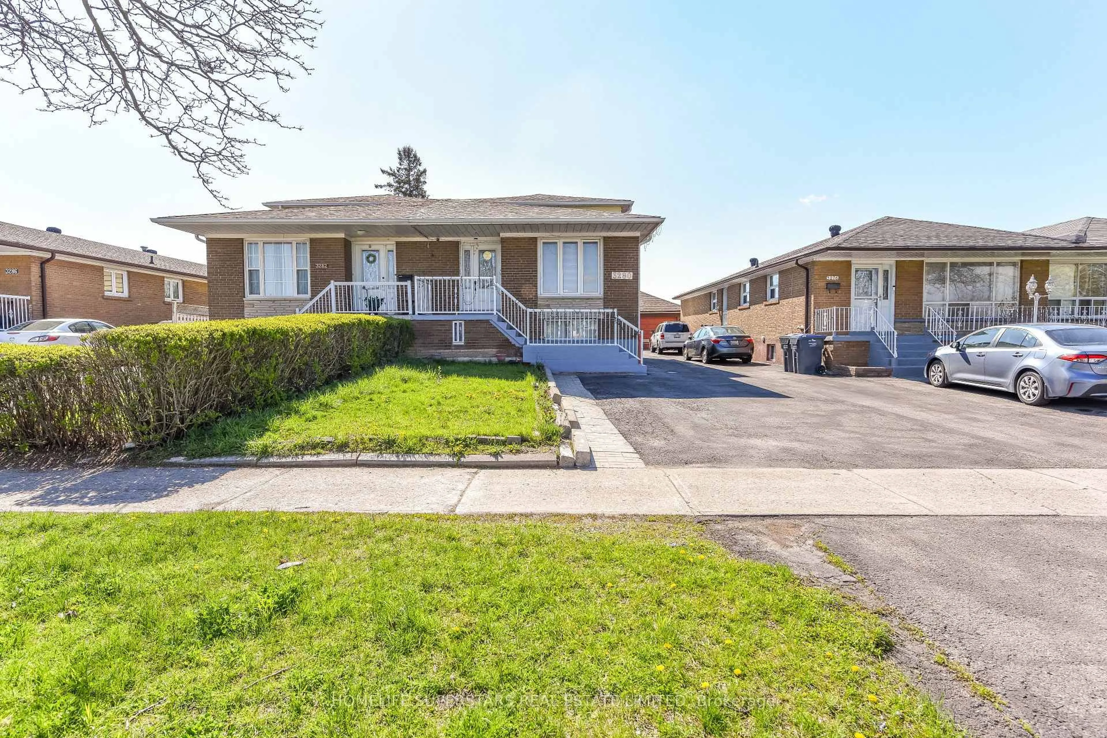 Unknown for 3280 Clara Dr, Mississauga Ontario L4T 2C7