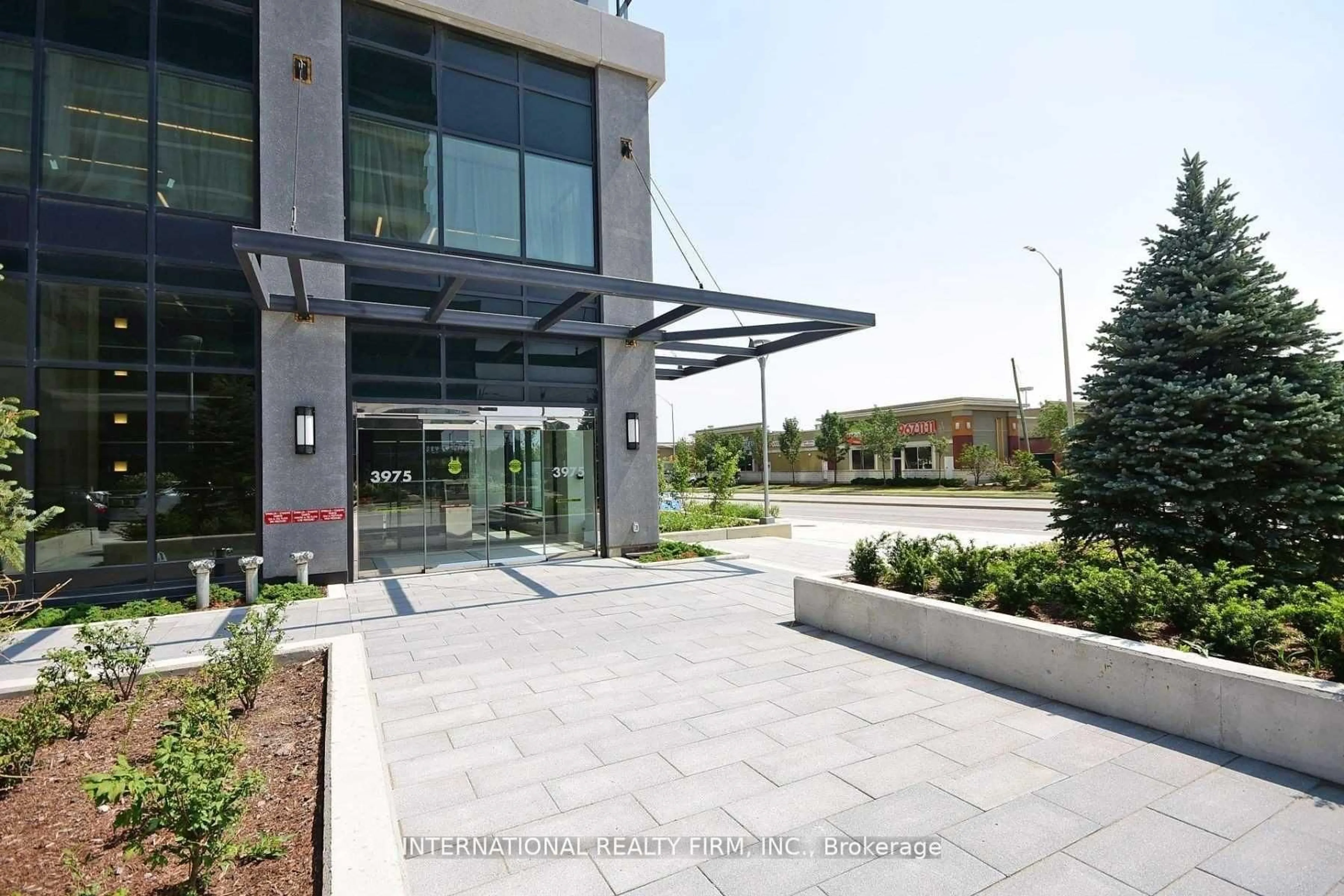 Indoor foyer for 3975 Grand Park Dr #307, Mississauga Ontario L5B 0K4