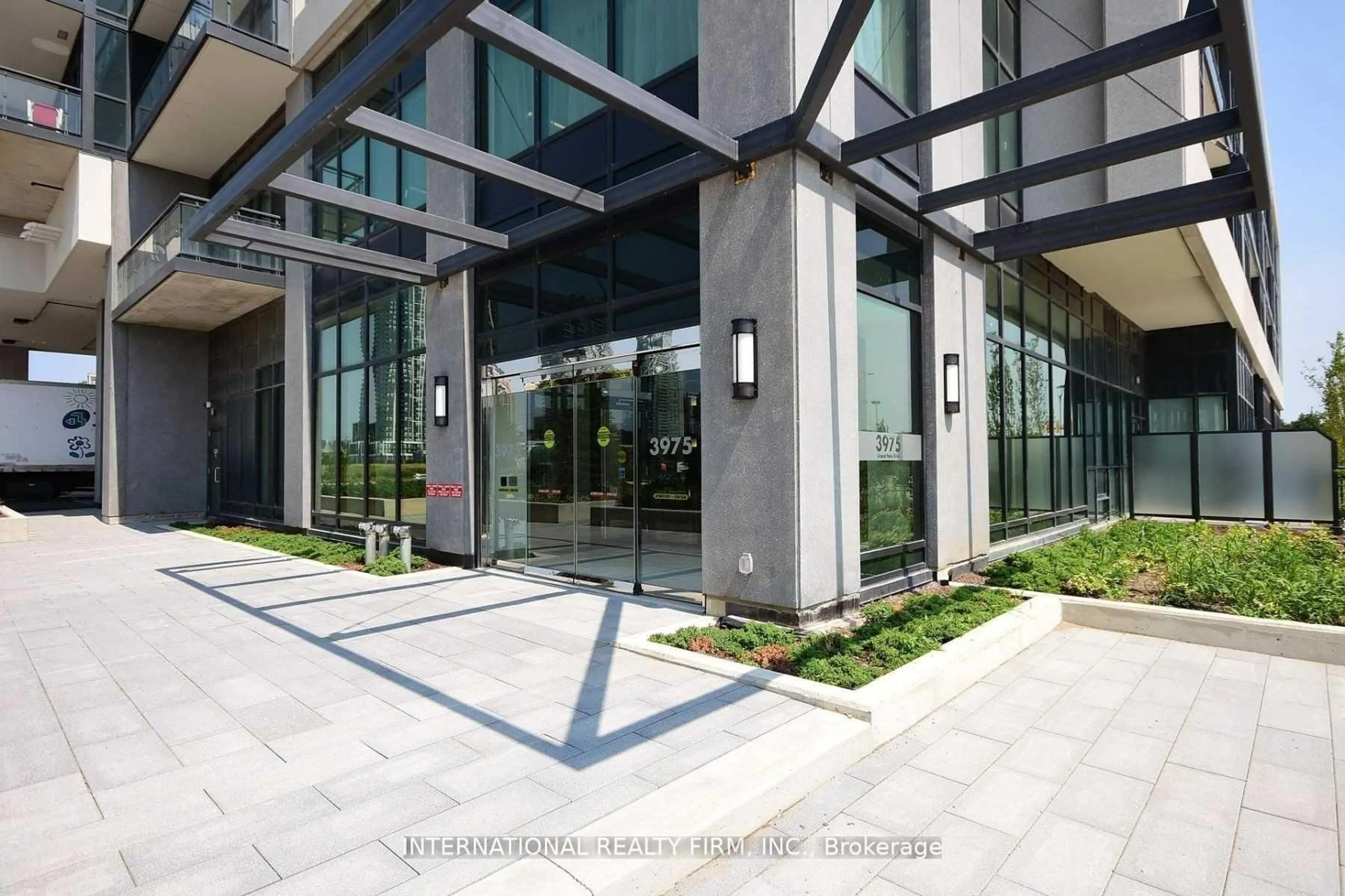 Indoor foyer for 3975 Grand Park Dr #307, Mississauga Ontario L5B 0K4