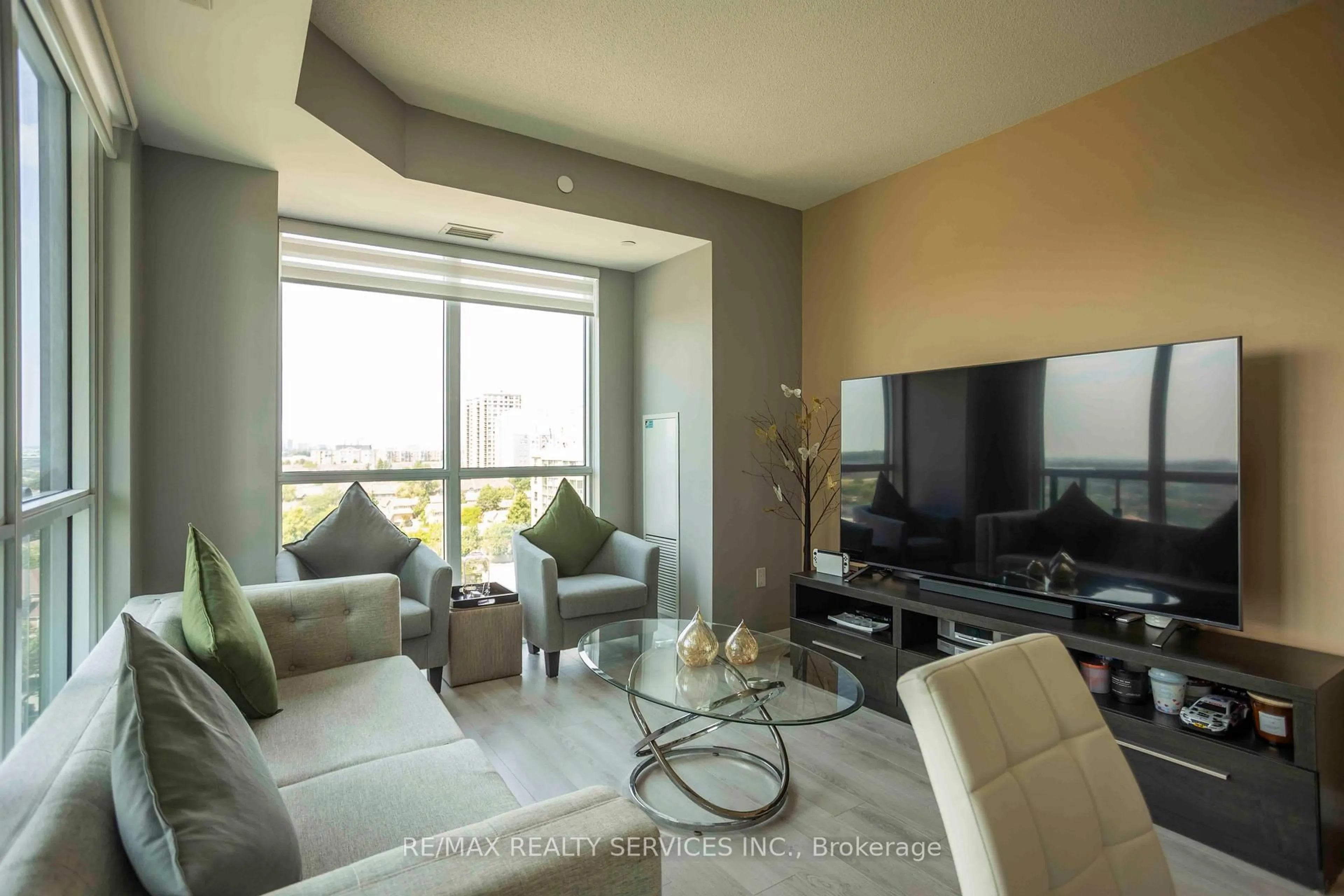 Living room with furniture, unknown for 35 Watergarden Dr #918, Mississauga Ontario L5R 0G8