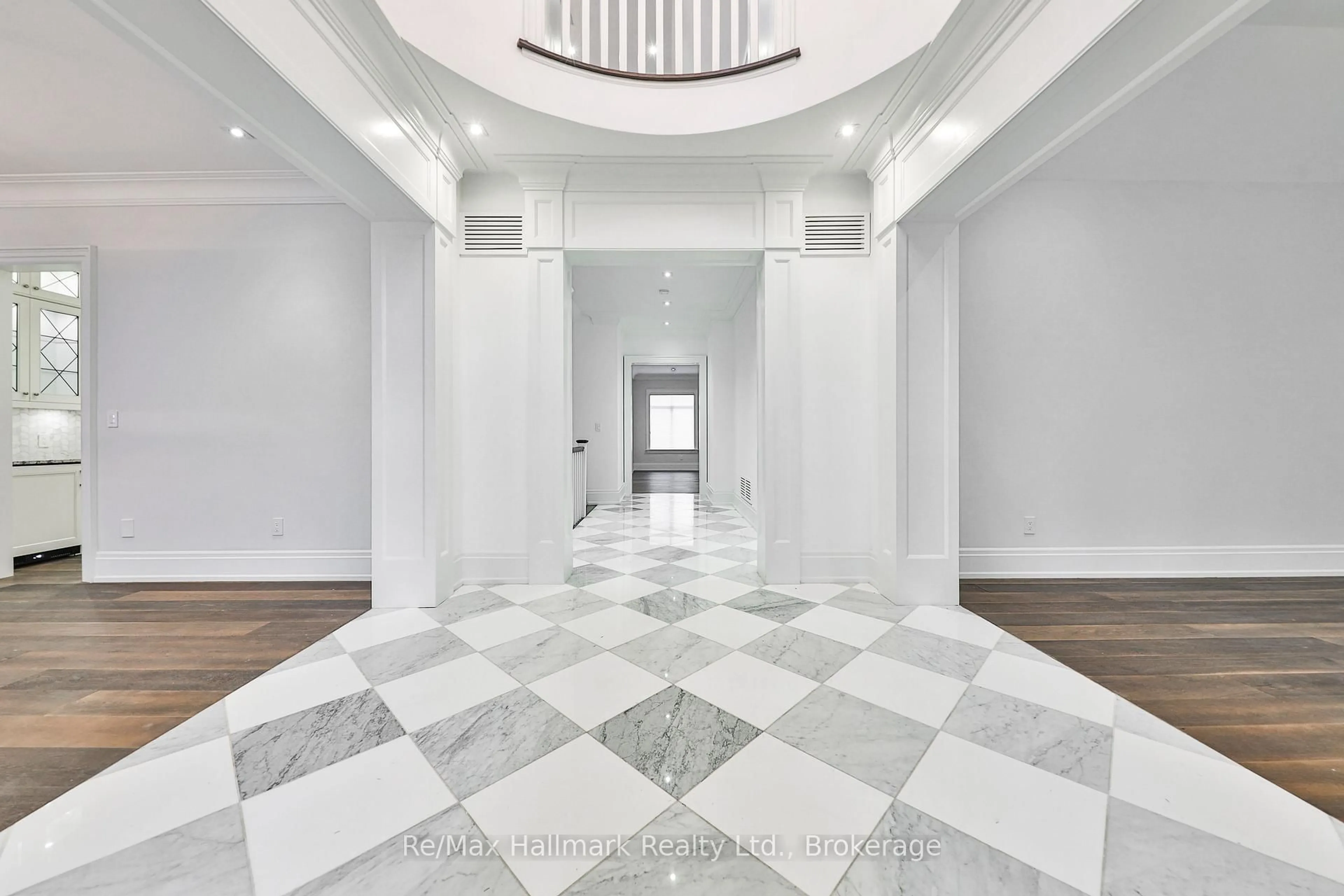 Indoor foyer for 482 Morrison Rd, Oakville Ontario L6J 4K5