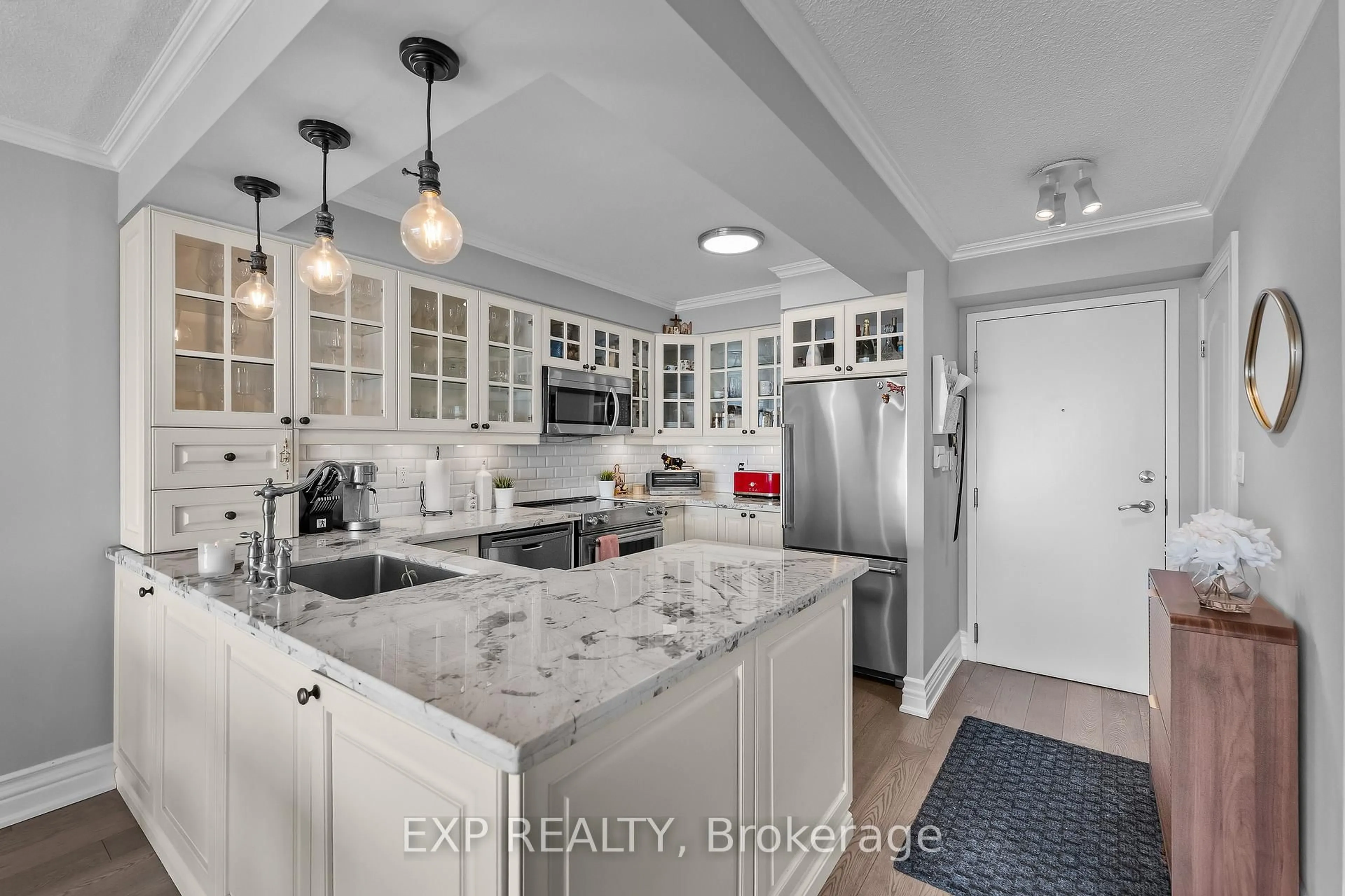 Open concept kitchen, ceramic/tile floor for 2261 Lake Shore Blvd #918, Toronto Ontario M8V 3X1