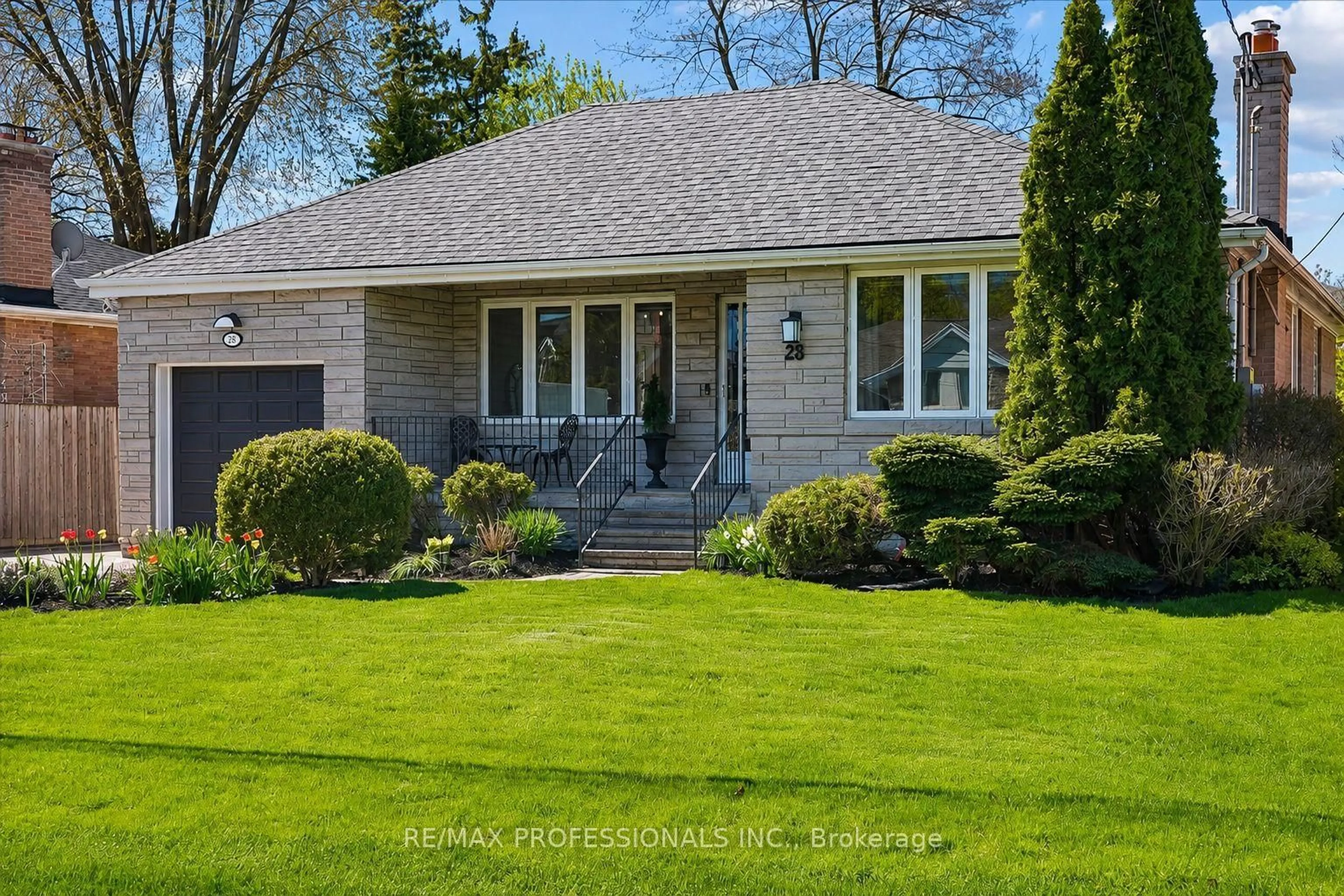 Home with brick exterior material, street for 28 Spring Garden Rd, Toronto Ontario M8Z 3X1