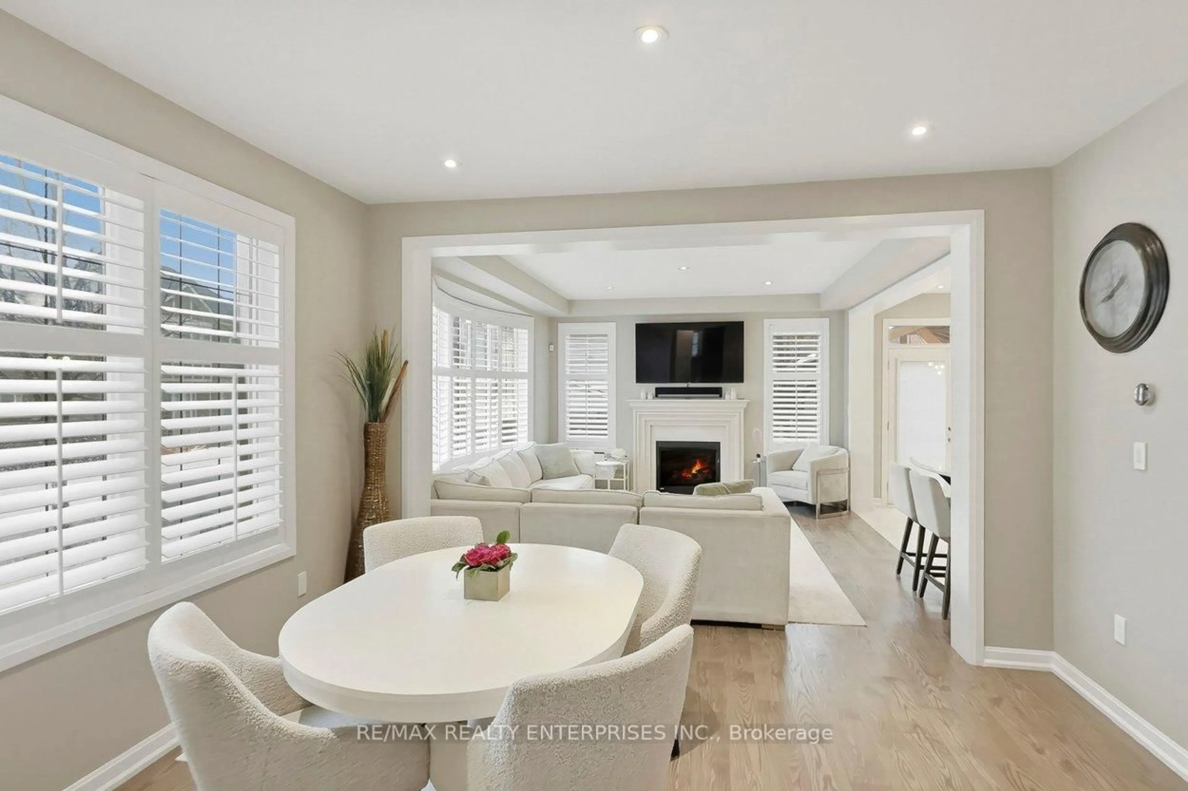 Unknown for 355 Wisteria Way, Oakville Ontario L6M 1L6