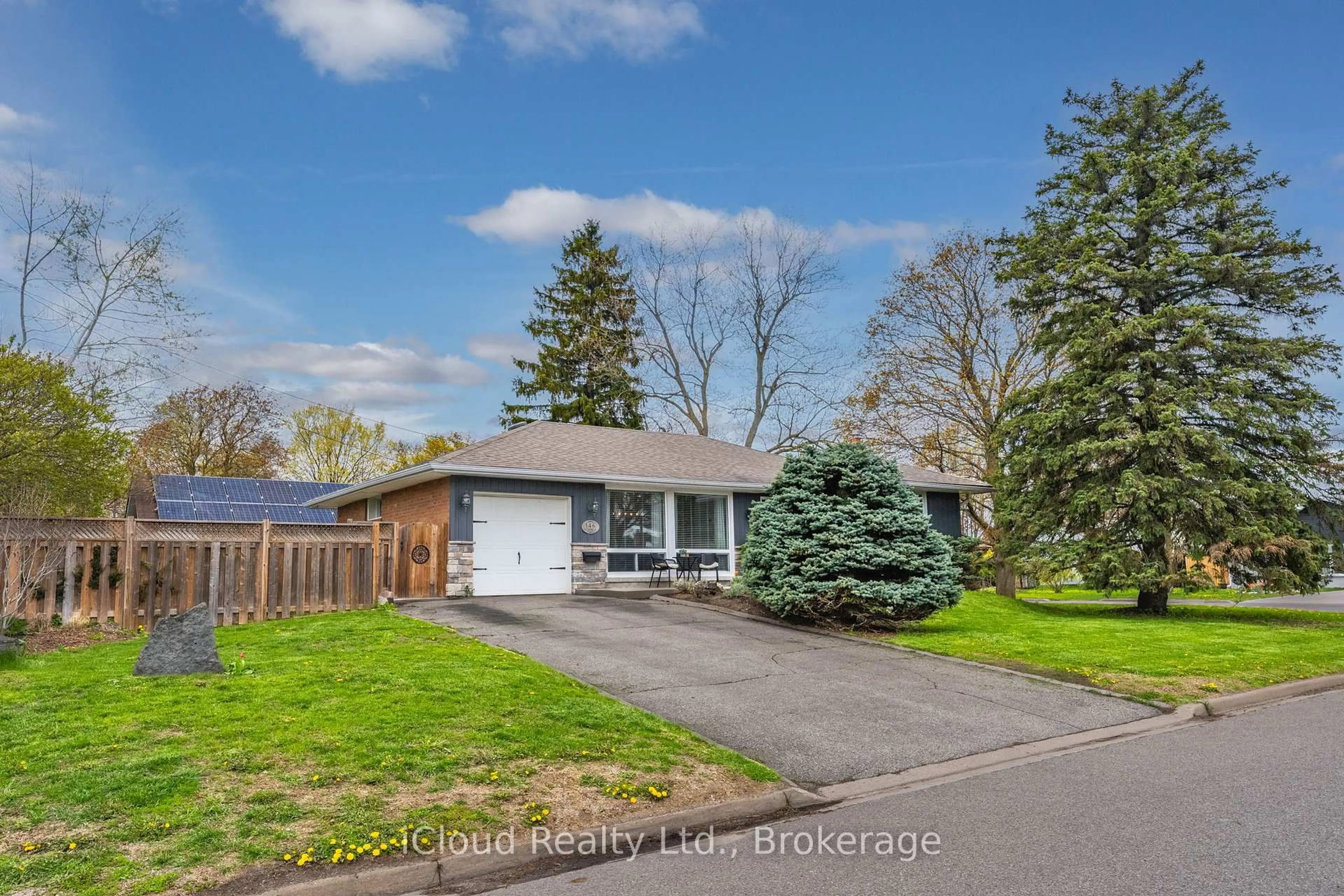 A pic from outside/outdoor area/front of a property/back of a property/a pic from drone, unknown for 146 Wynford Pl, Halton Hills Ontario L7J 2L5