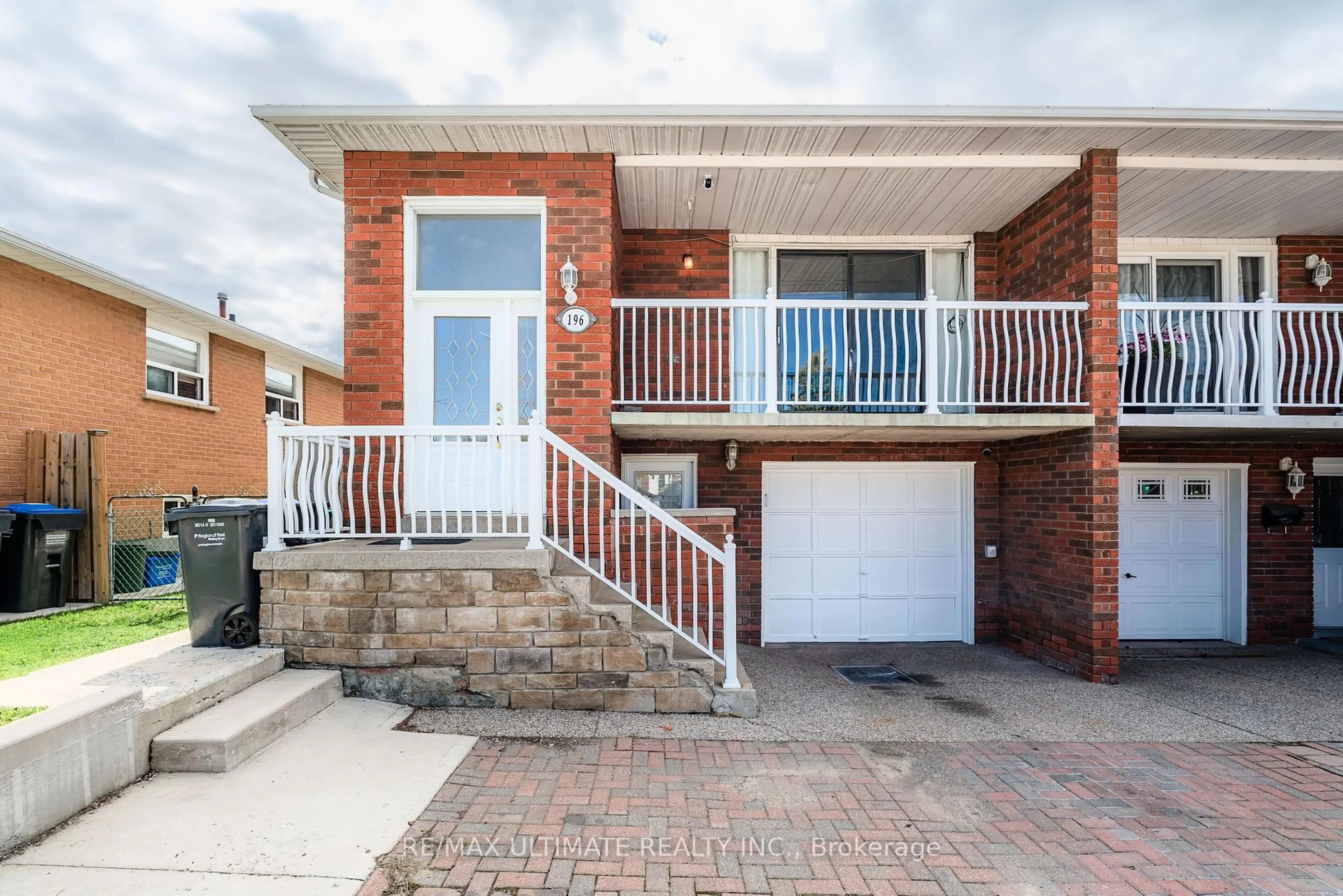 Home with brick exterior material, street for 196 Meadows Blvd, Mississauga Ontario L4Z 1J9