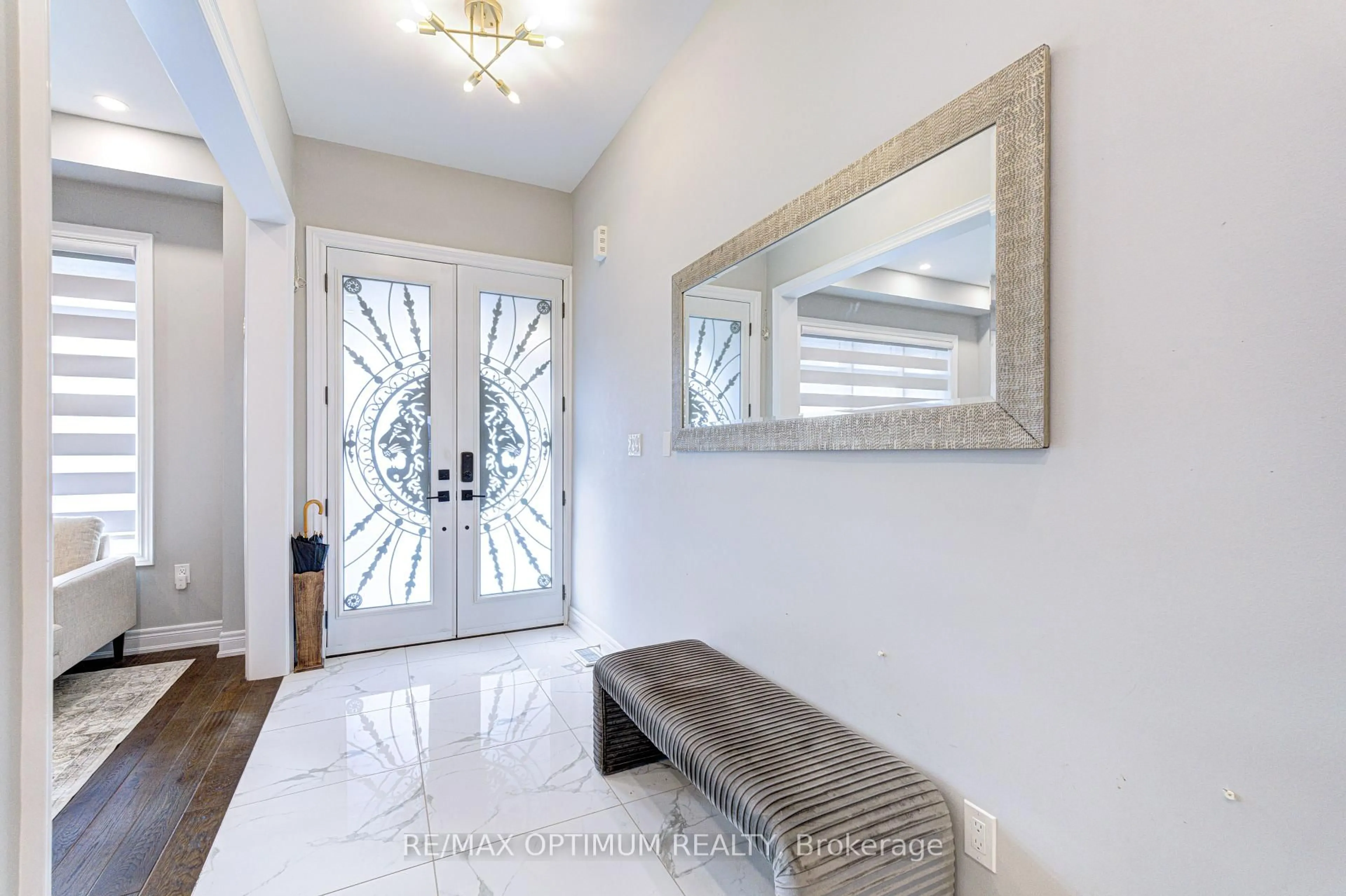 Indoor entryway for 51 Dairymaid Rd, Brampton Ontario L6X 5R9