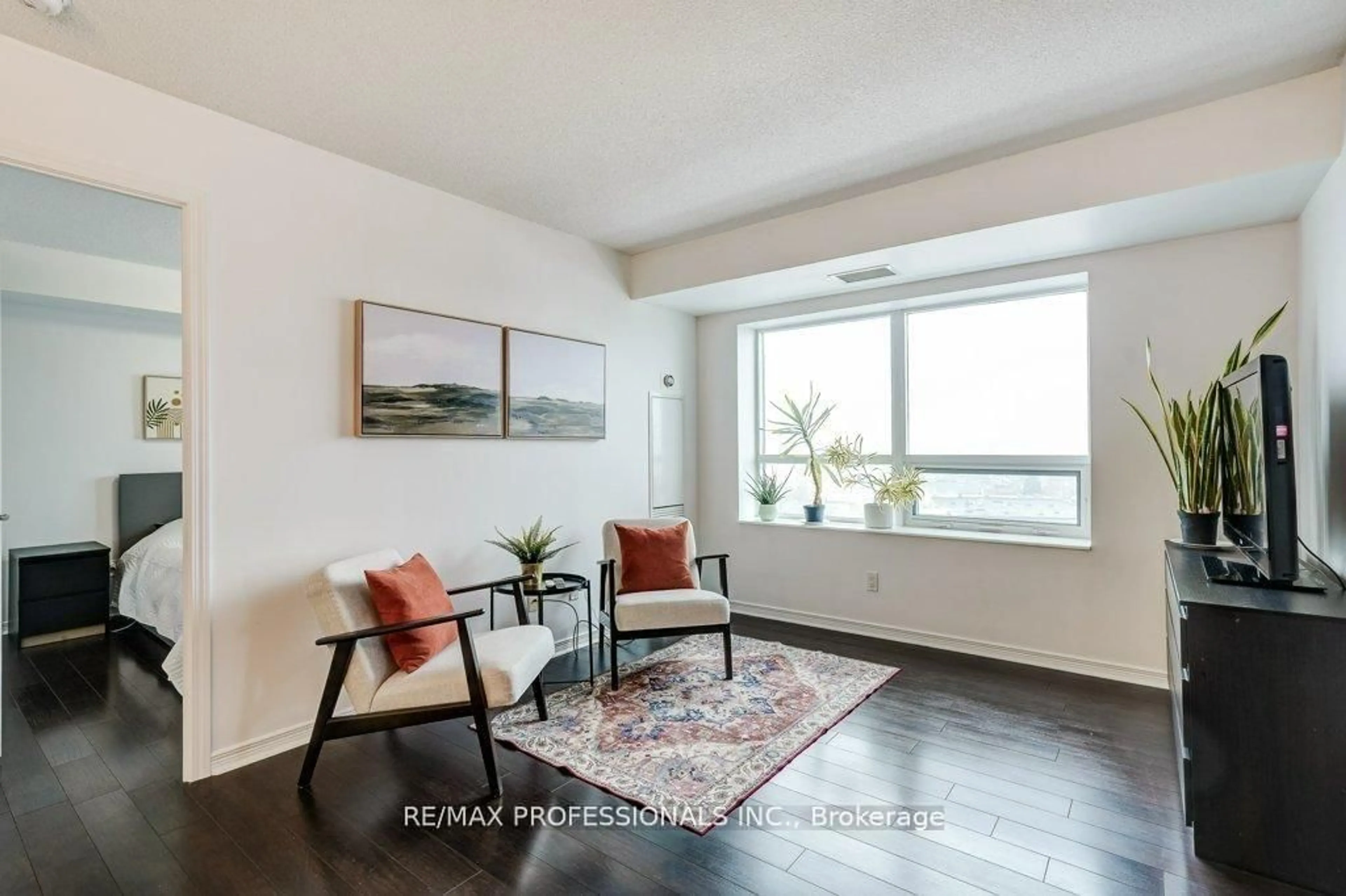 Unknown for 60 Heintzman St #930, Toronto Ontario M6P 5A1