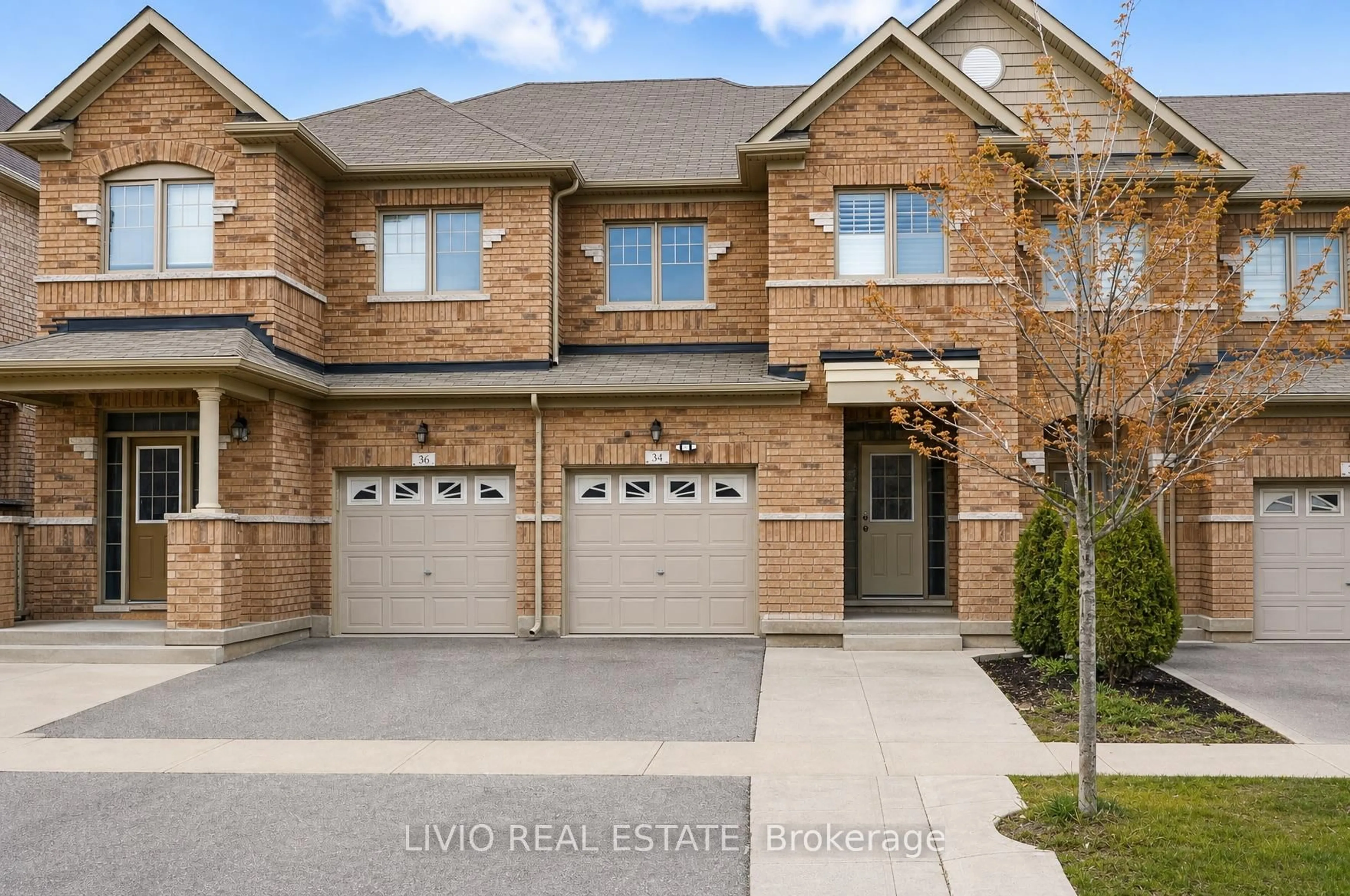Home with brick exterior material, street for 34 Davenfield Circ, Brampton Ontario L6P 4M2