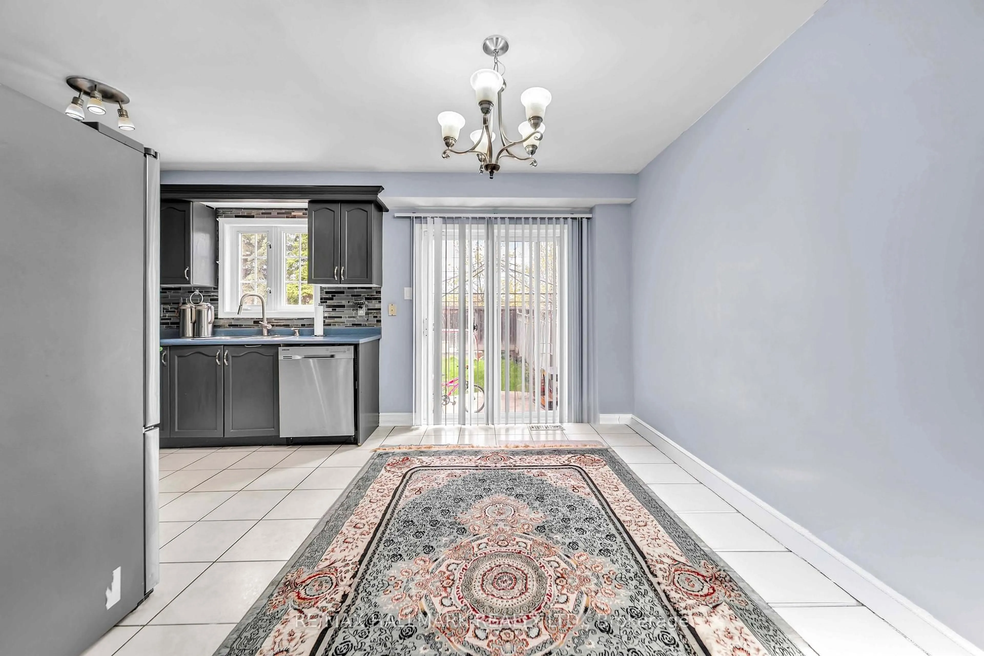 Unknown for 96 Olympia Cres, Brampton Ontario L6X 4W3