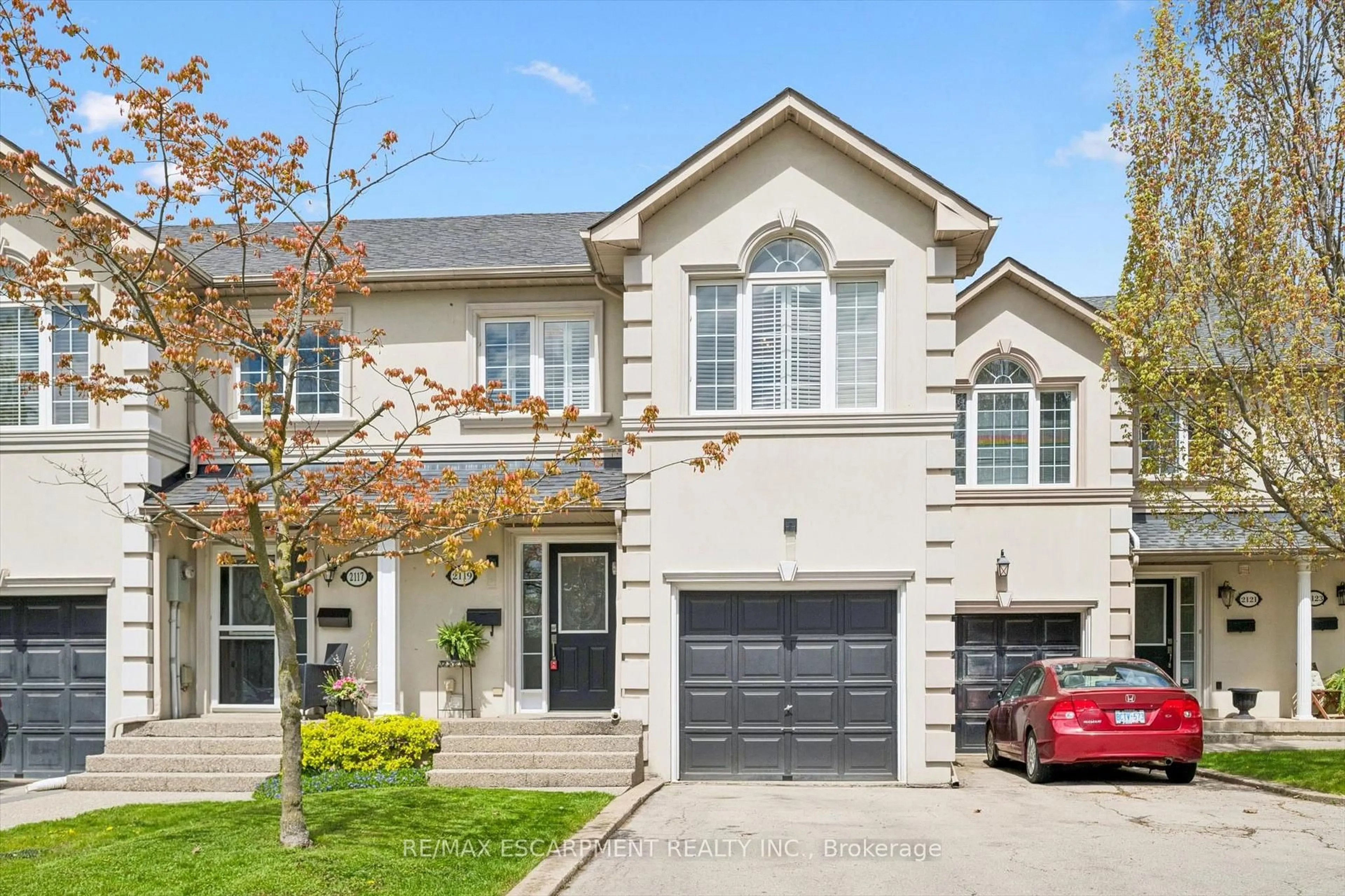 Home with brick exterior material, street for 2119 Ghent Ave, Burlington Ontario L7R 1Y4
