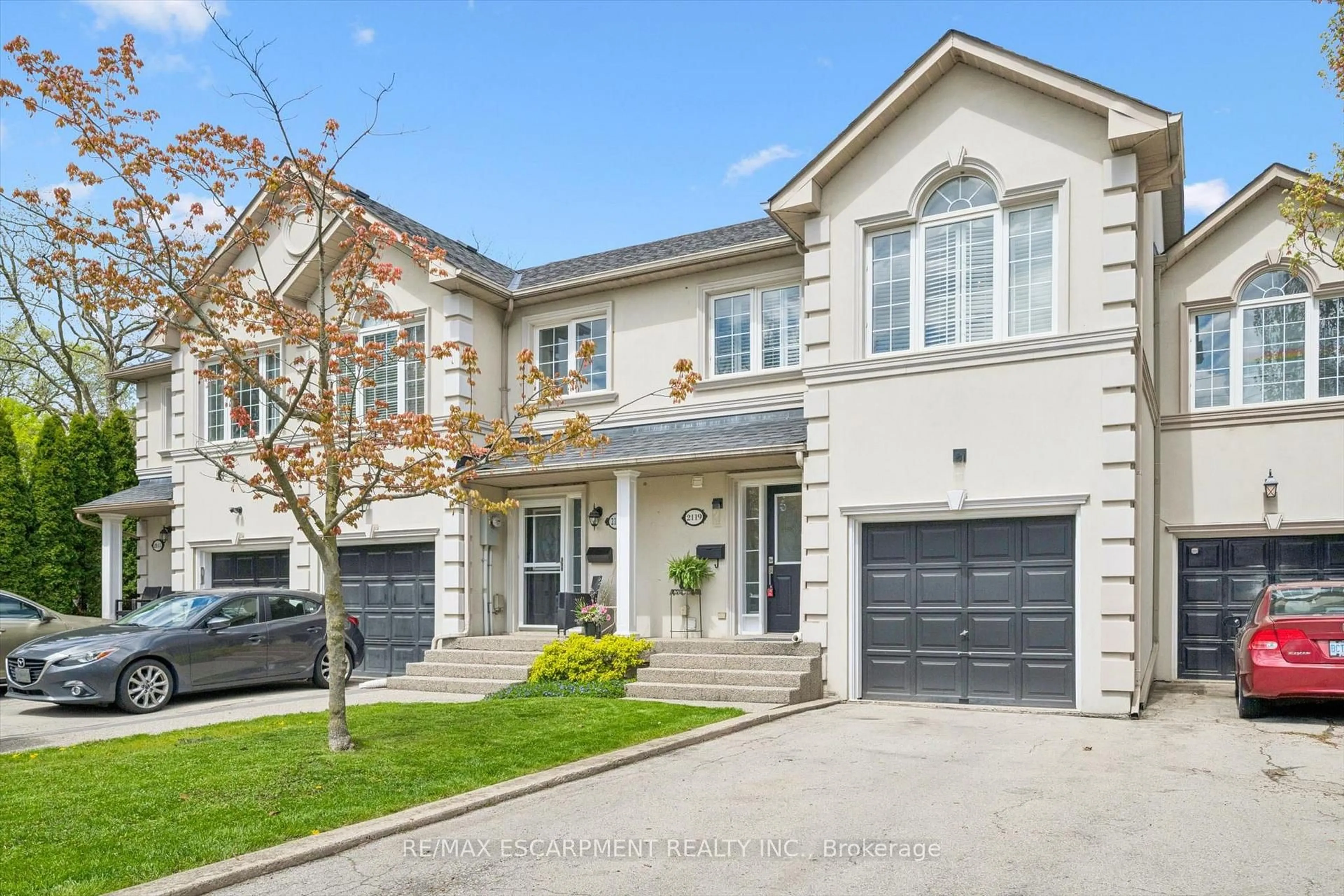 Home with brick exterior material, street for 2119 Ghent Ave, Burlington Ontario L7R 1Y4