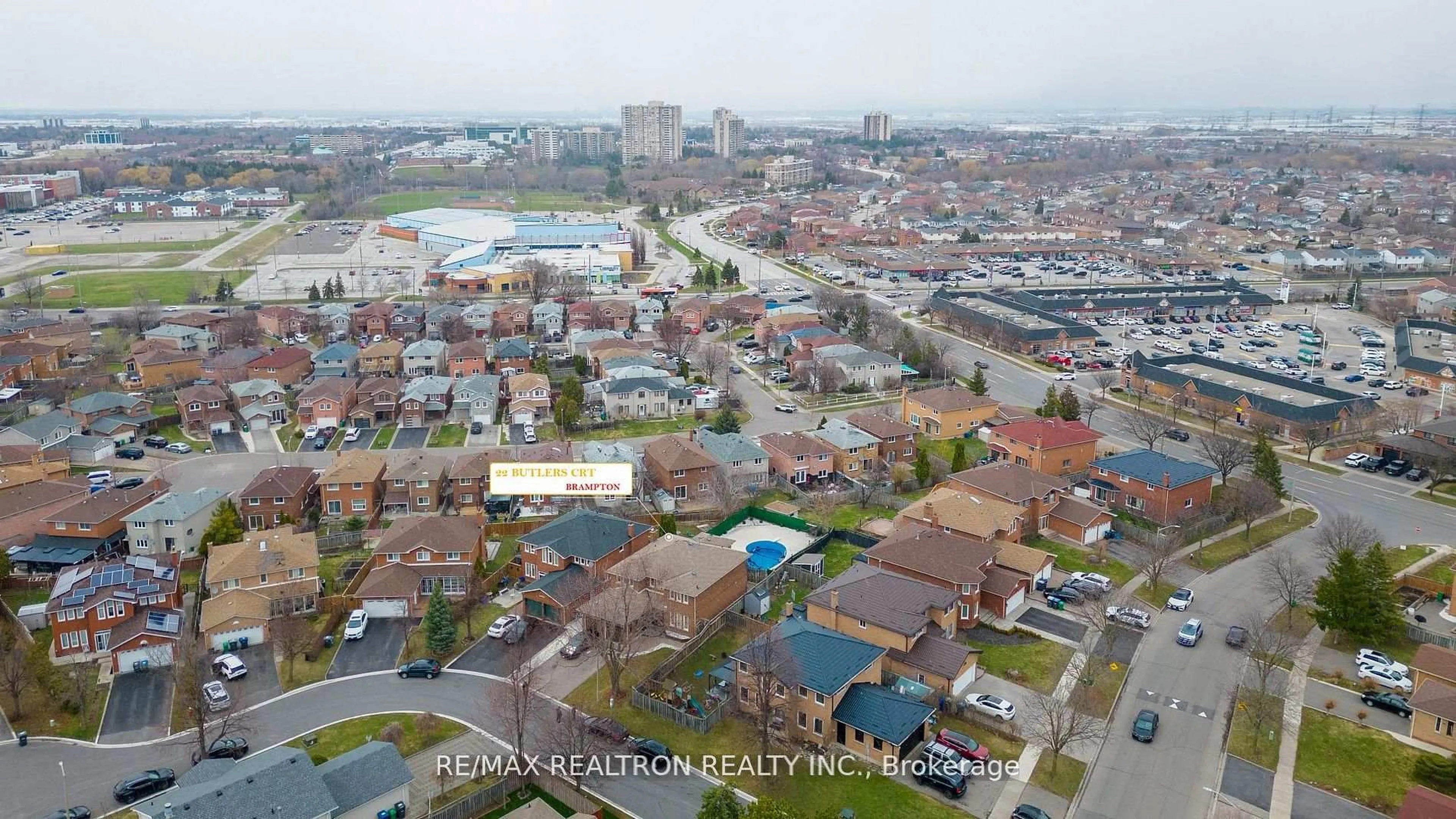 A pic from outside/outdoor area/front of a property/back of a property/a pic from drone, city buildings view from balcony for 22 Butlers Crt, Brampton Ontario L6Y 3T7