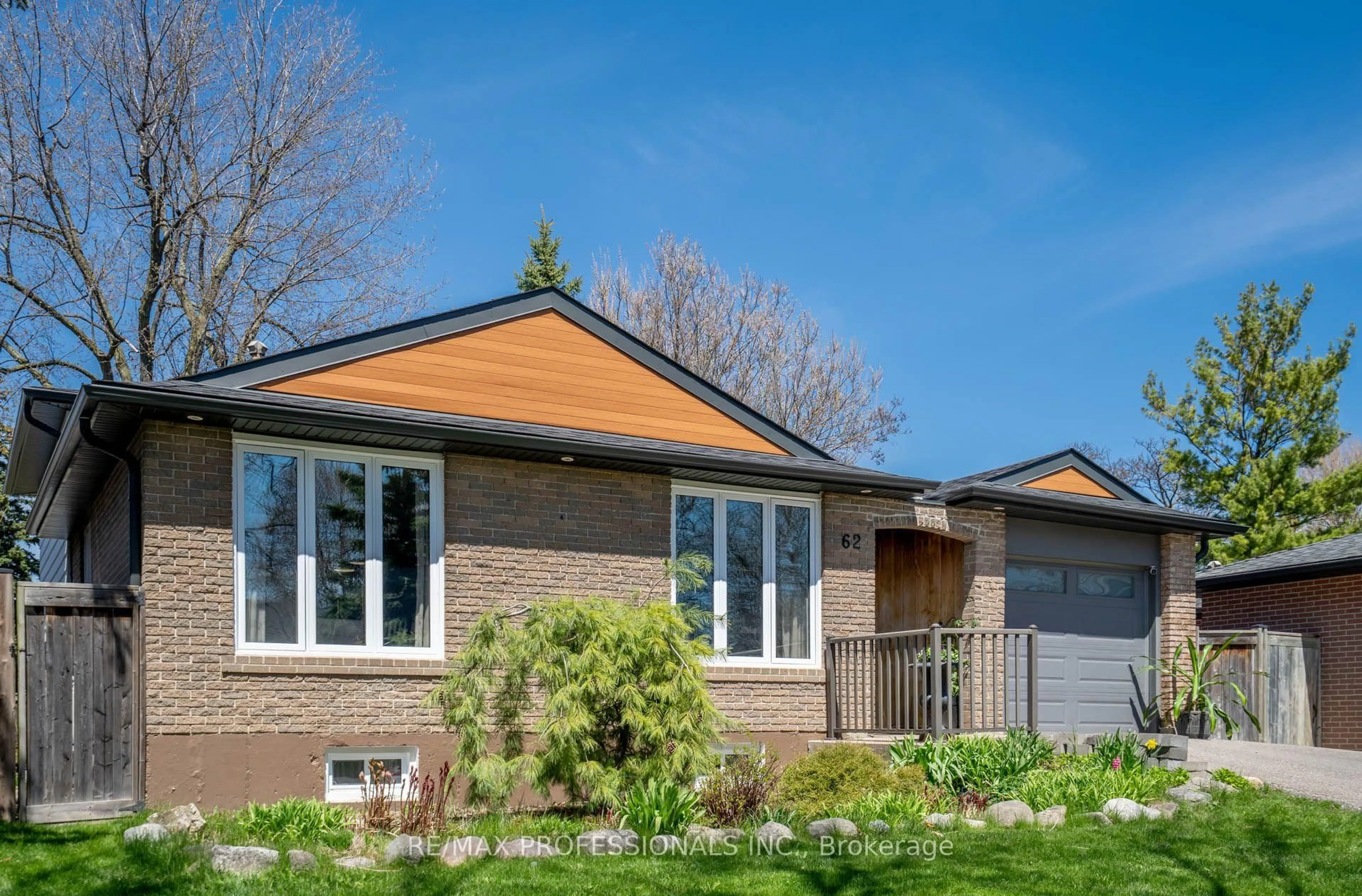 Home with brick exterior material, street for 62 Caledon Cres, Brampton Ontario L6W 1C5