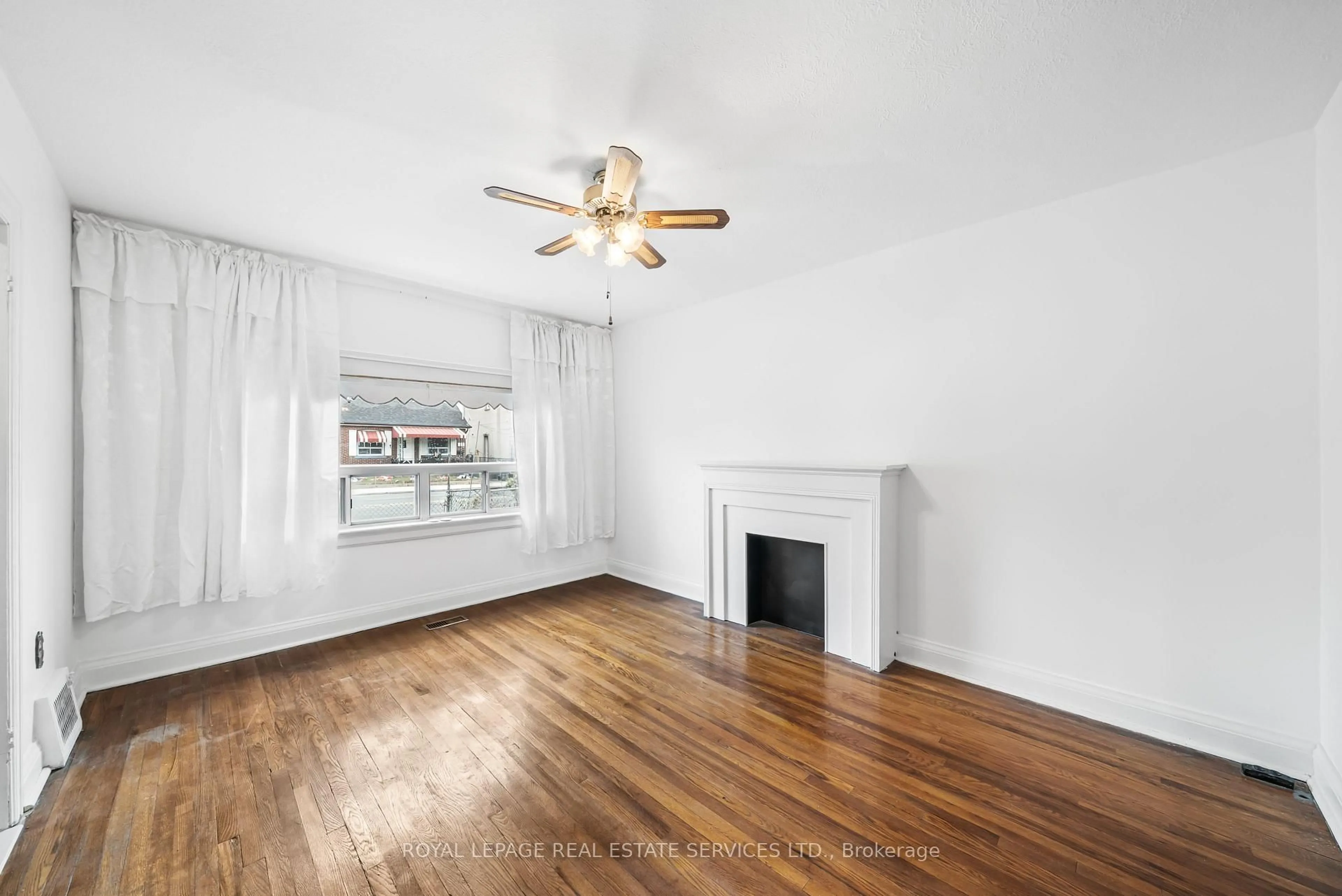 A pic of a room for 616 Old Weston Rd, Toronto Ontario M6N 3B3