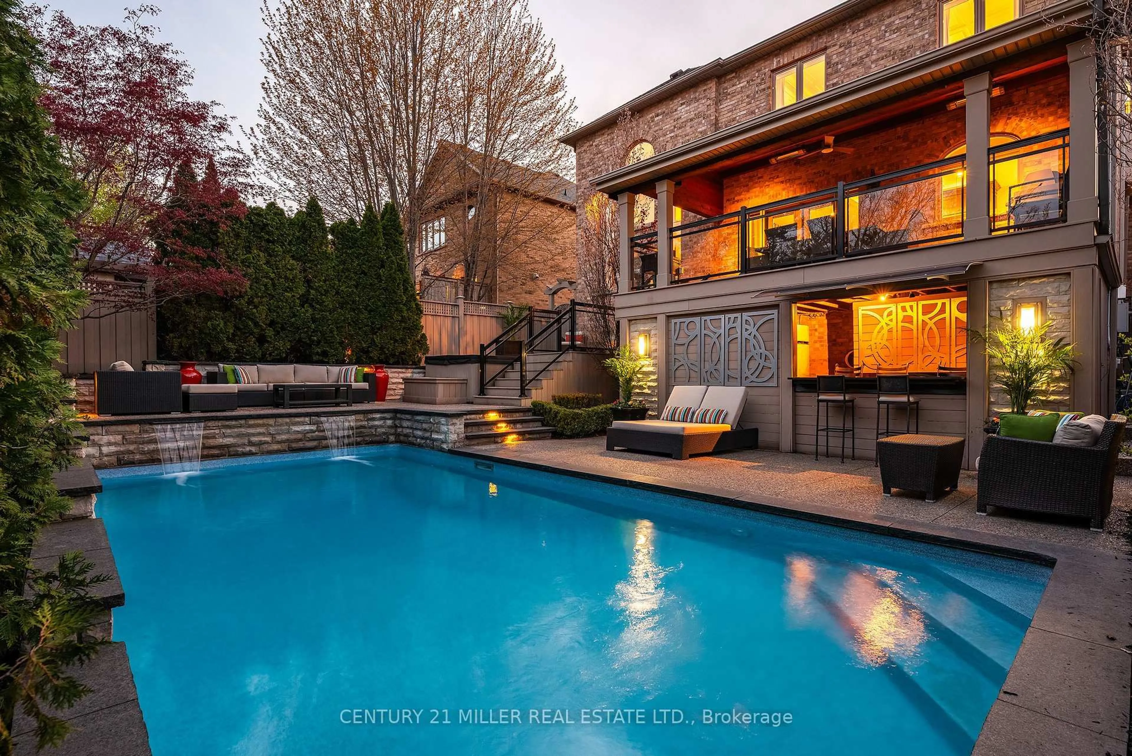 Pool for 1392 Clearwater Cres, Oakville Ontario L6H 7J5