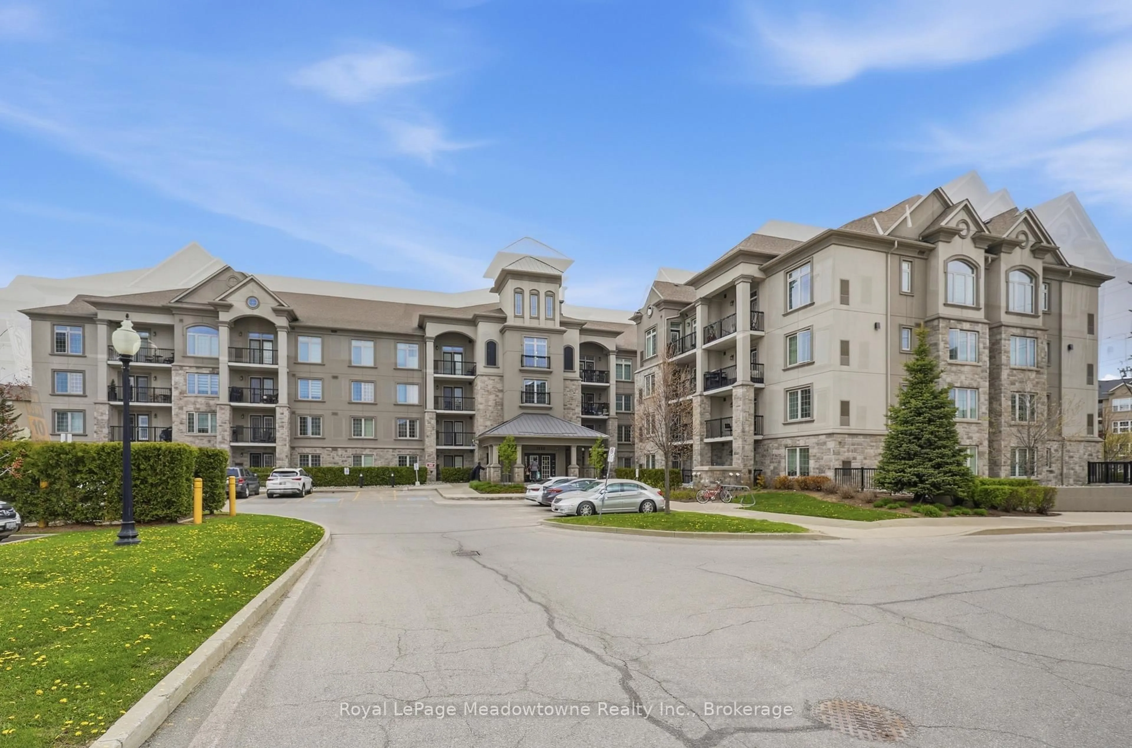 A pic from outside/outdoor area/front of a property/back of a property/a pic from drone, unknown for 1440 MAIN St #114, Milton Ontario L9T 8W6