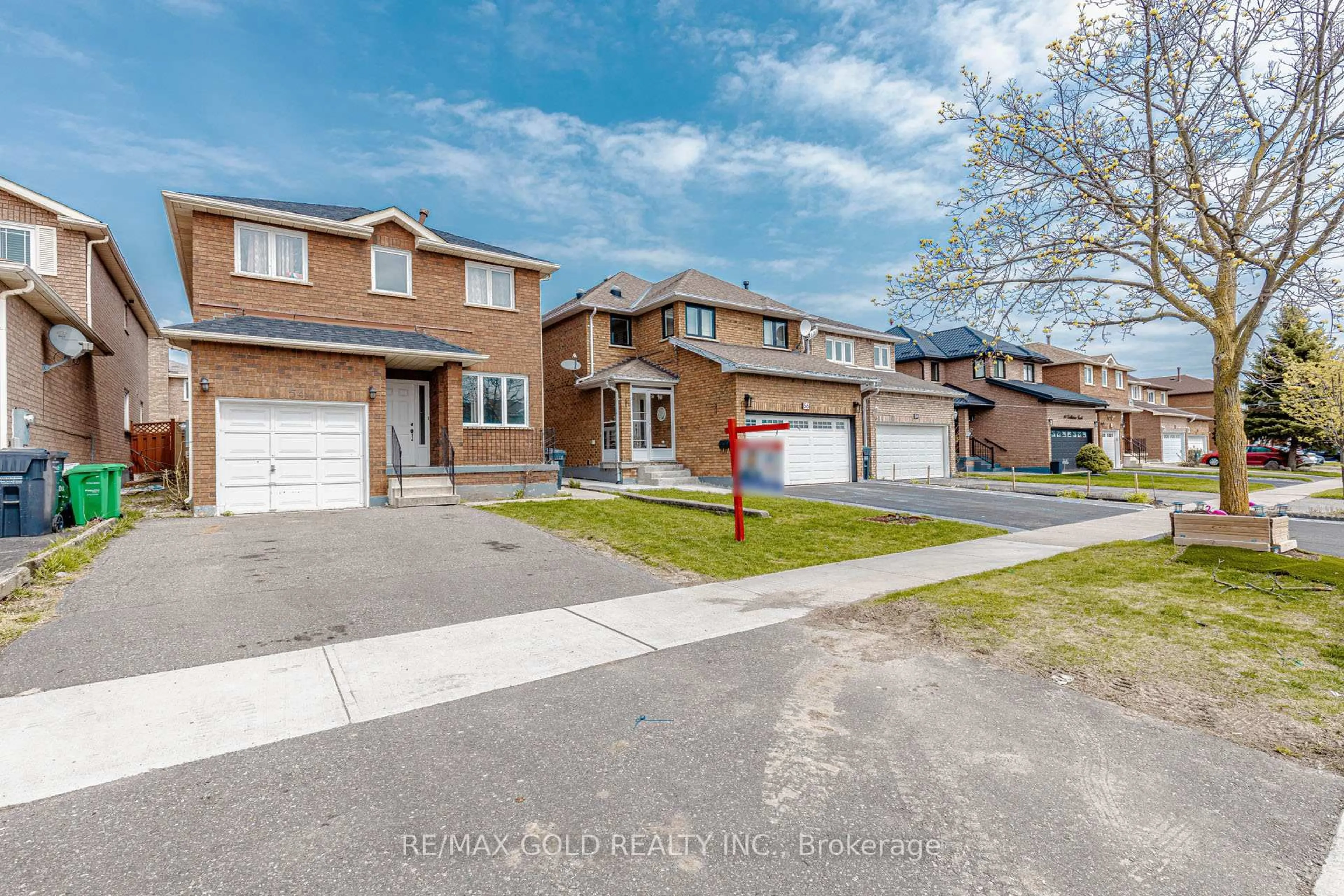 Home with brick exterior material, street for 54 Creditstone Rd, Brampton Ontario L6Y 4G1