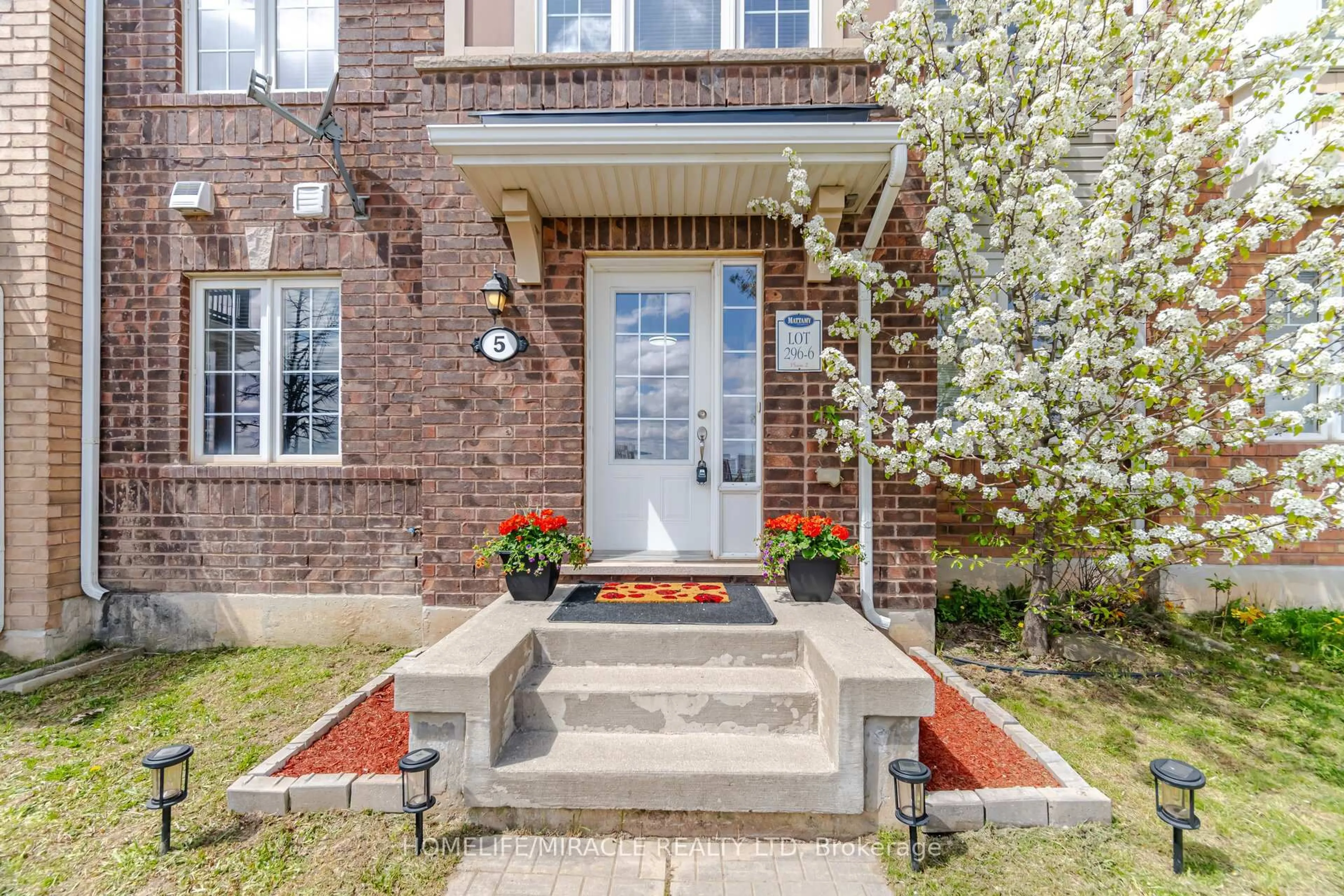Home with brick exterior material, street for 5 Veterans Dr, Brampton Ontario L7A 0T8