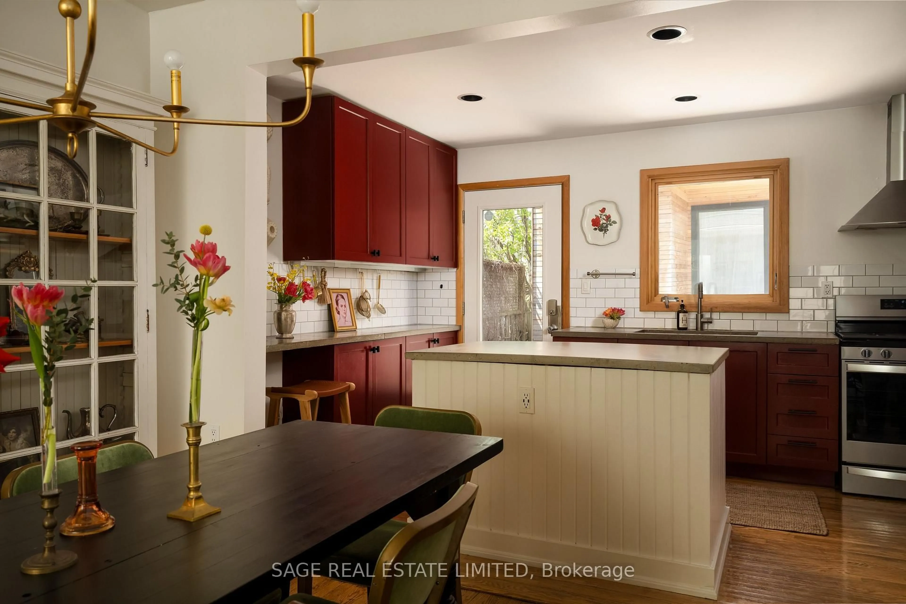 Open concept kitchen, unknown for 12 Via Italia, Toronto Ontario M6H 3R2
