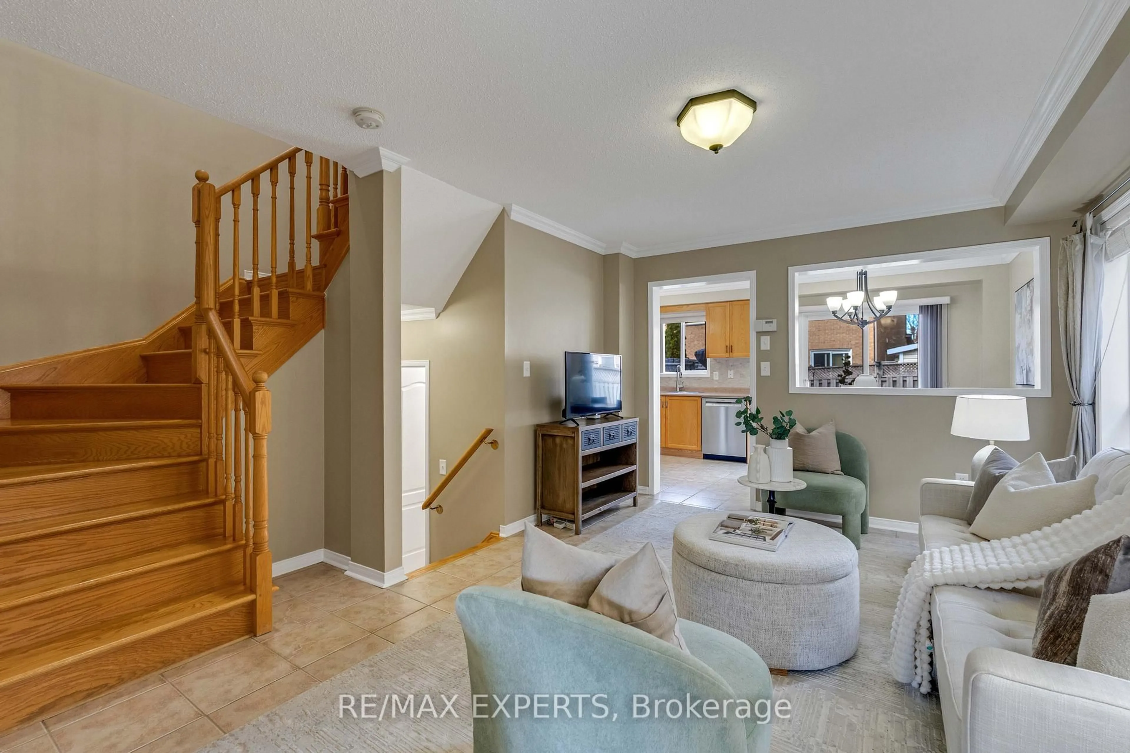 Living room with furniture, unknown for 15 Mount Hope Rd, Caledon Ontario L7E 2V3