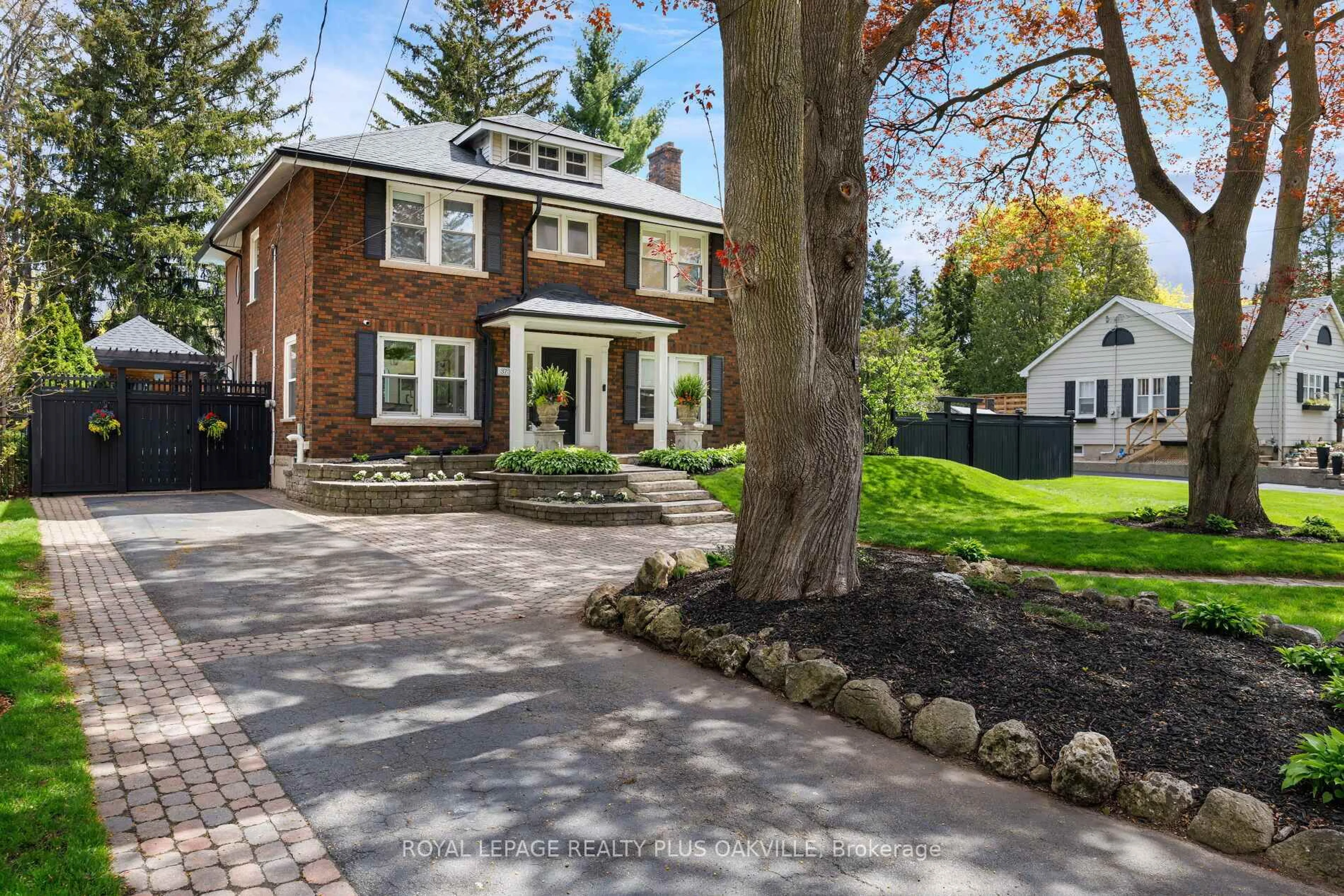 Home with brick exterior material, street for 373 Rossmore Blvd, Burlington Ontario L7N 1R9