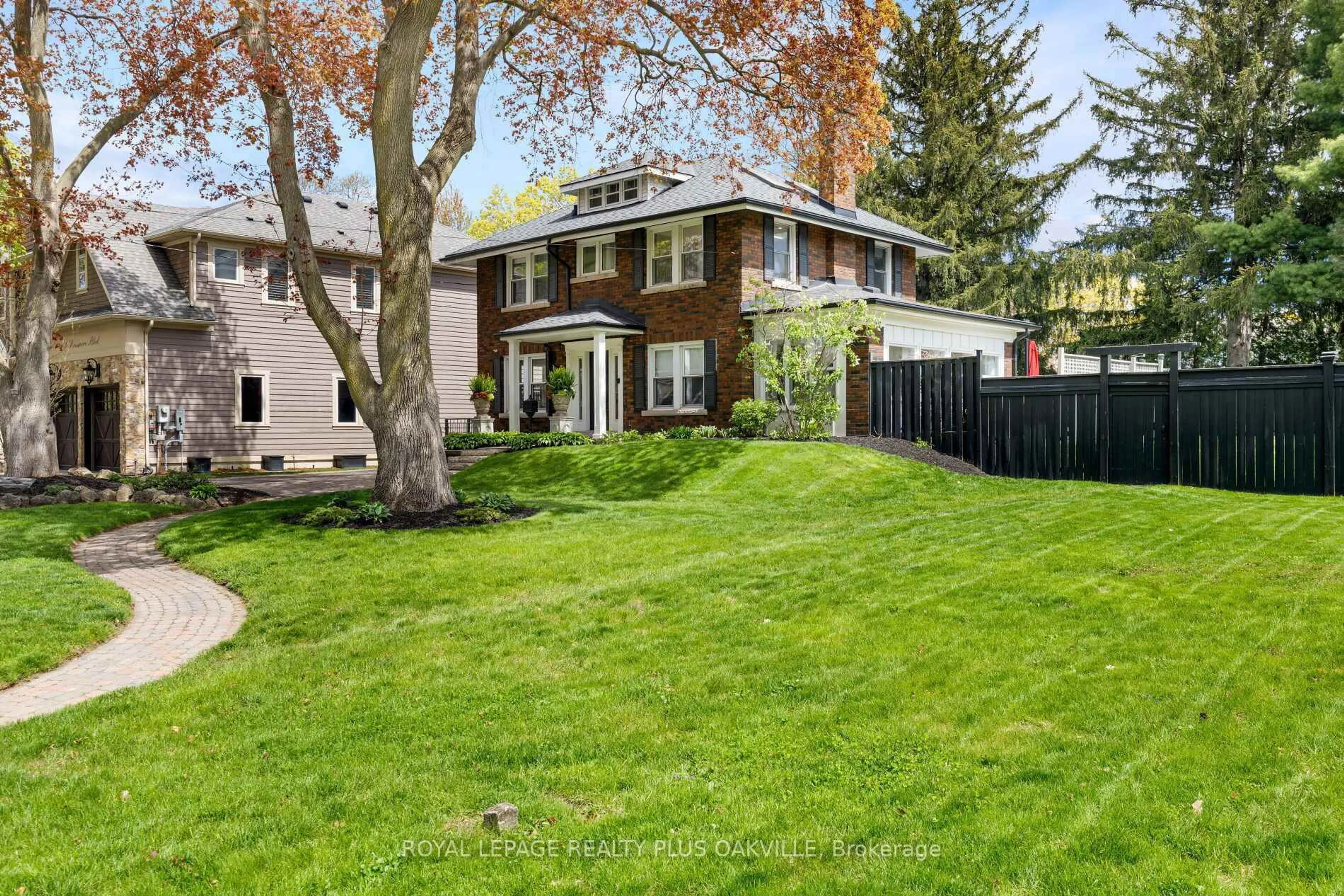 Unknown for 373 Rossmore Blvd, Burlington Ontario L7N 1R9