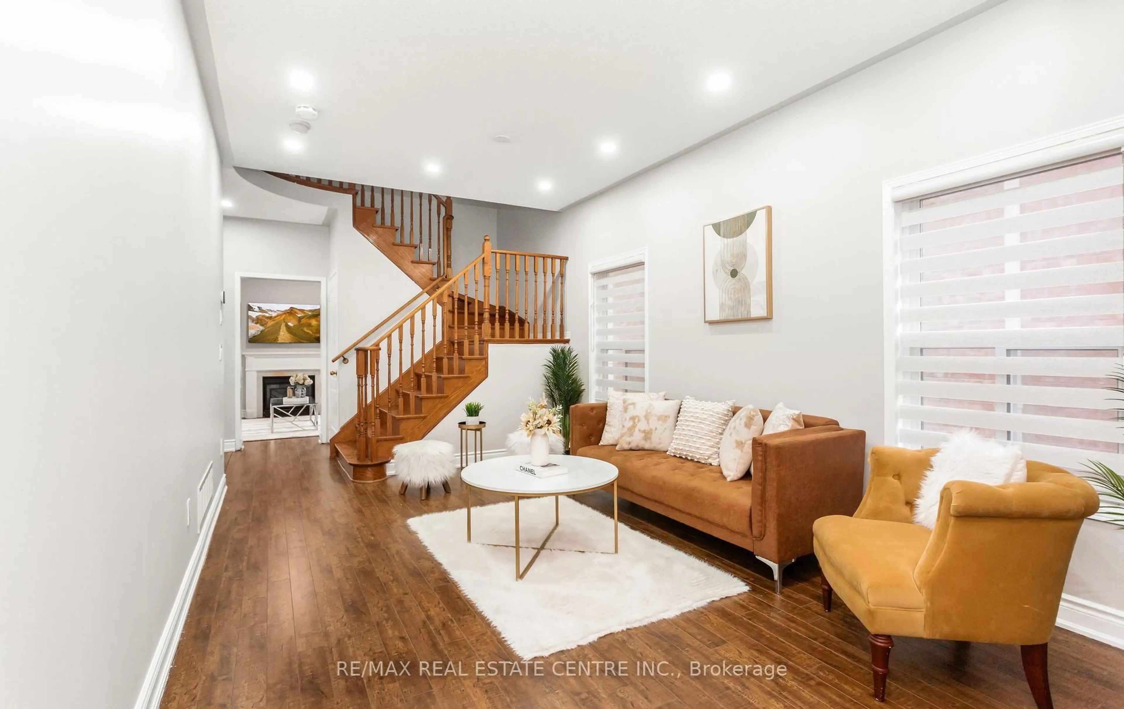 Living room with furniture, unknown for 58 Knightswood Cres, Brampton Ontario L7A 3W9