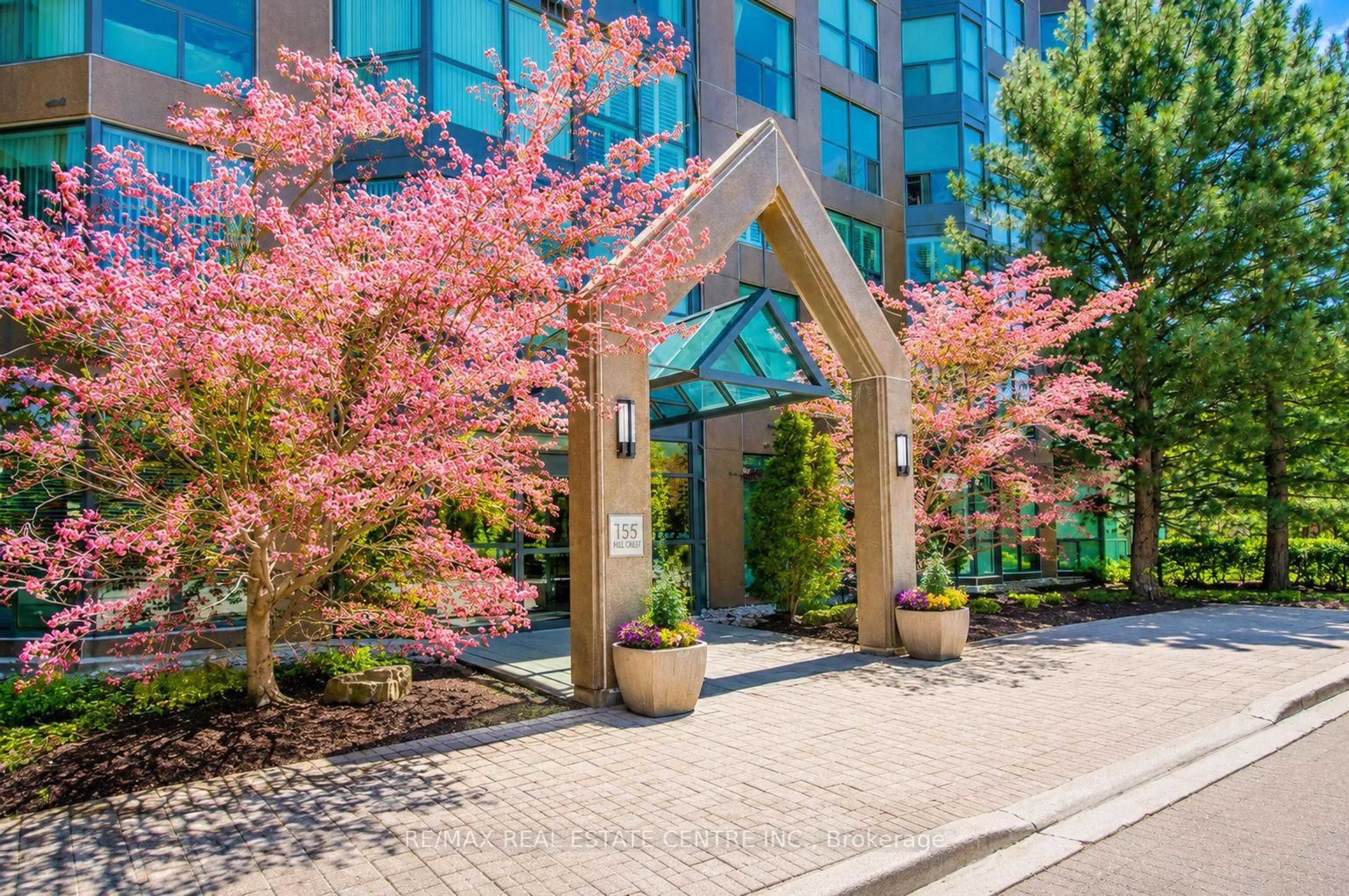 Indoor foyer for 2177 Burnhamthorpe Rd #1007, Mississauga Ontario L5L 5P9