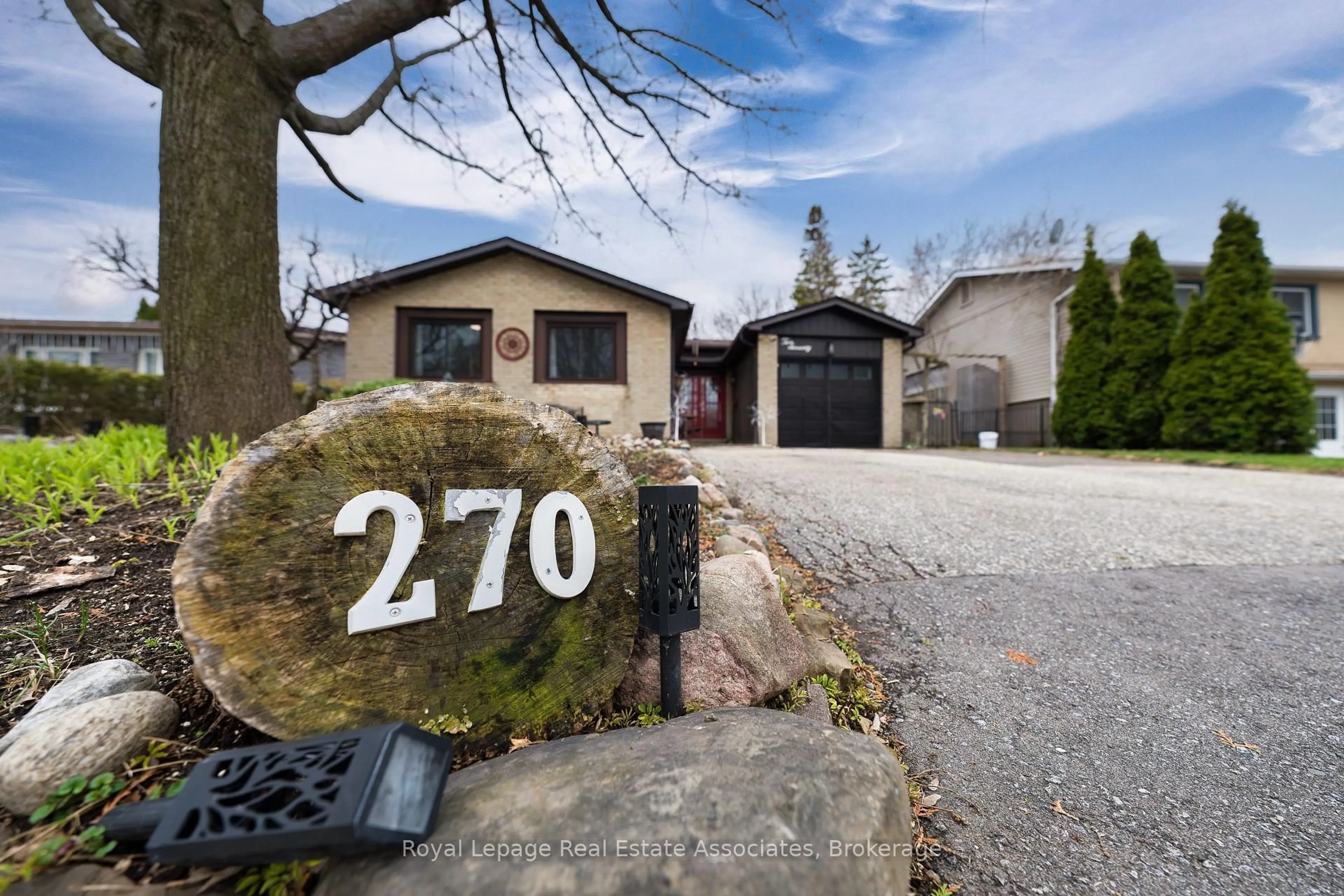 Unknown for 270 Kristin Grve, Mississauga Ontario L5A 3E8