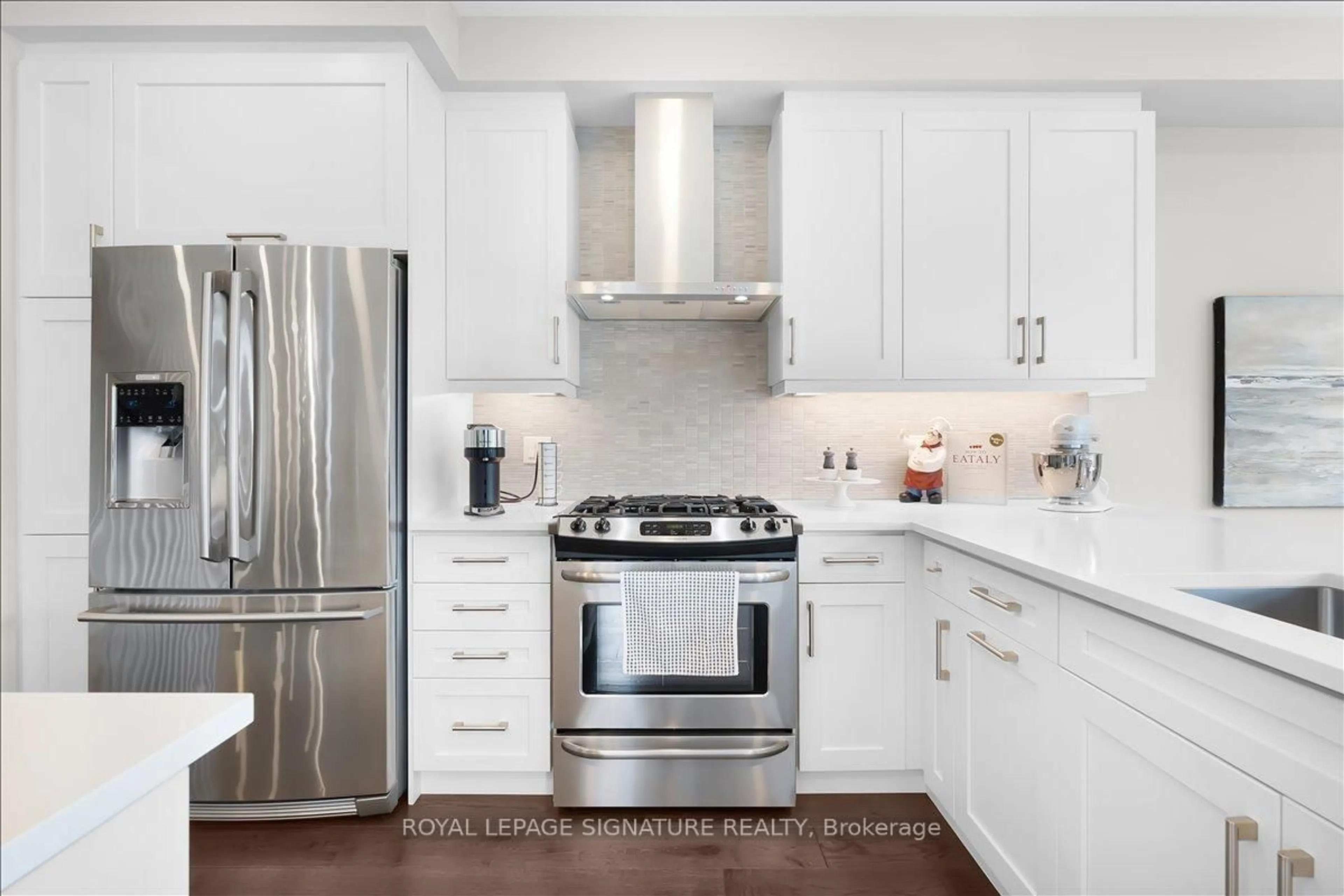Contemporary kitchen, ceramic/tile floor for 3042 Creekshore Common #19, Oakville Ontario L6M 0Y6