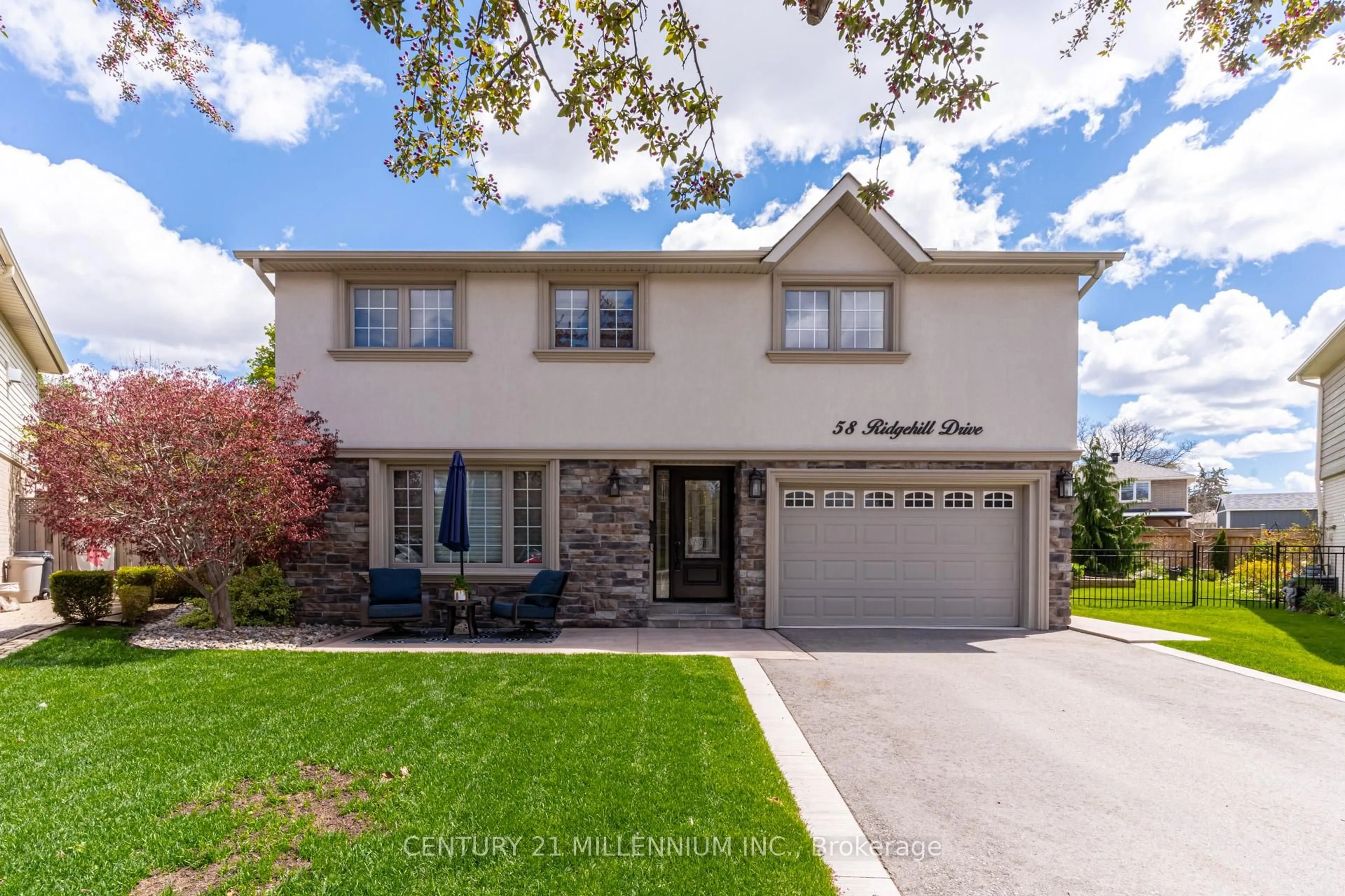 Home with vinyl exterior material, street for 58 Ridgehill Dr, Brampton Ontario L6Y 2C6