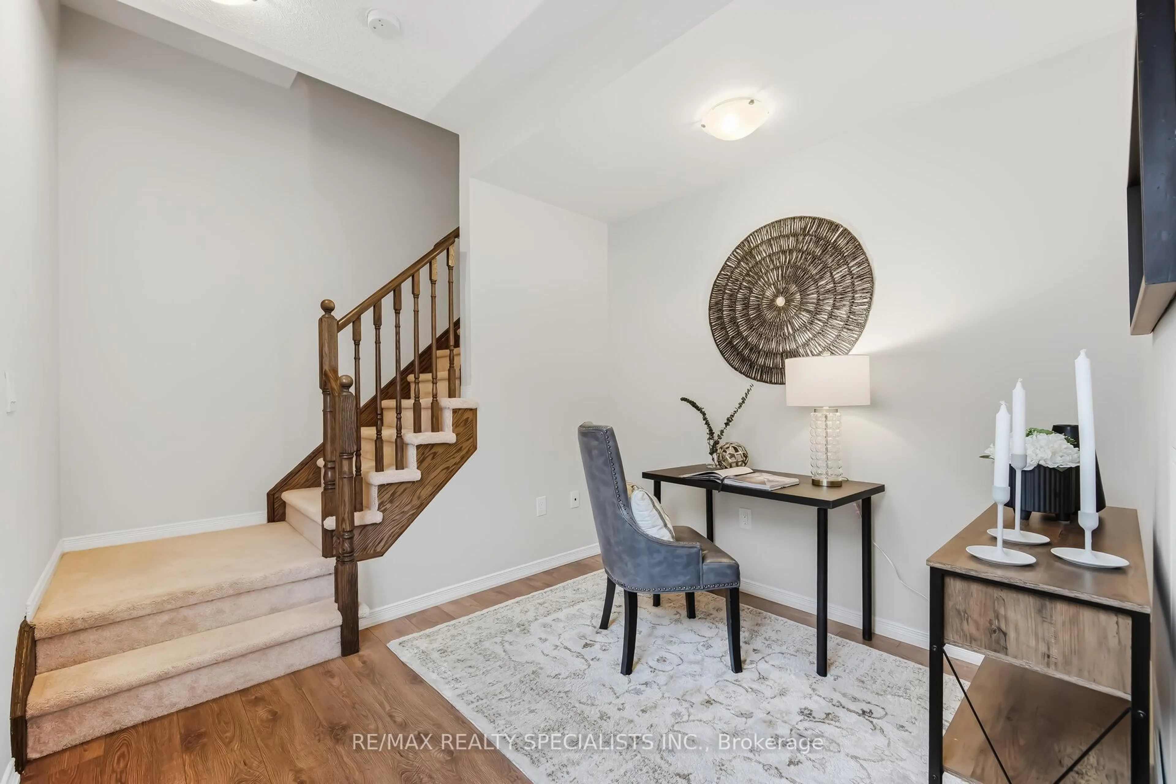 Indoor entryway for 33 Birchfield Cres, Caledon Ontario L7C 3P5