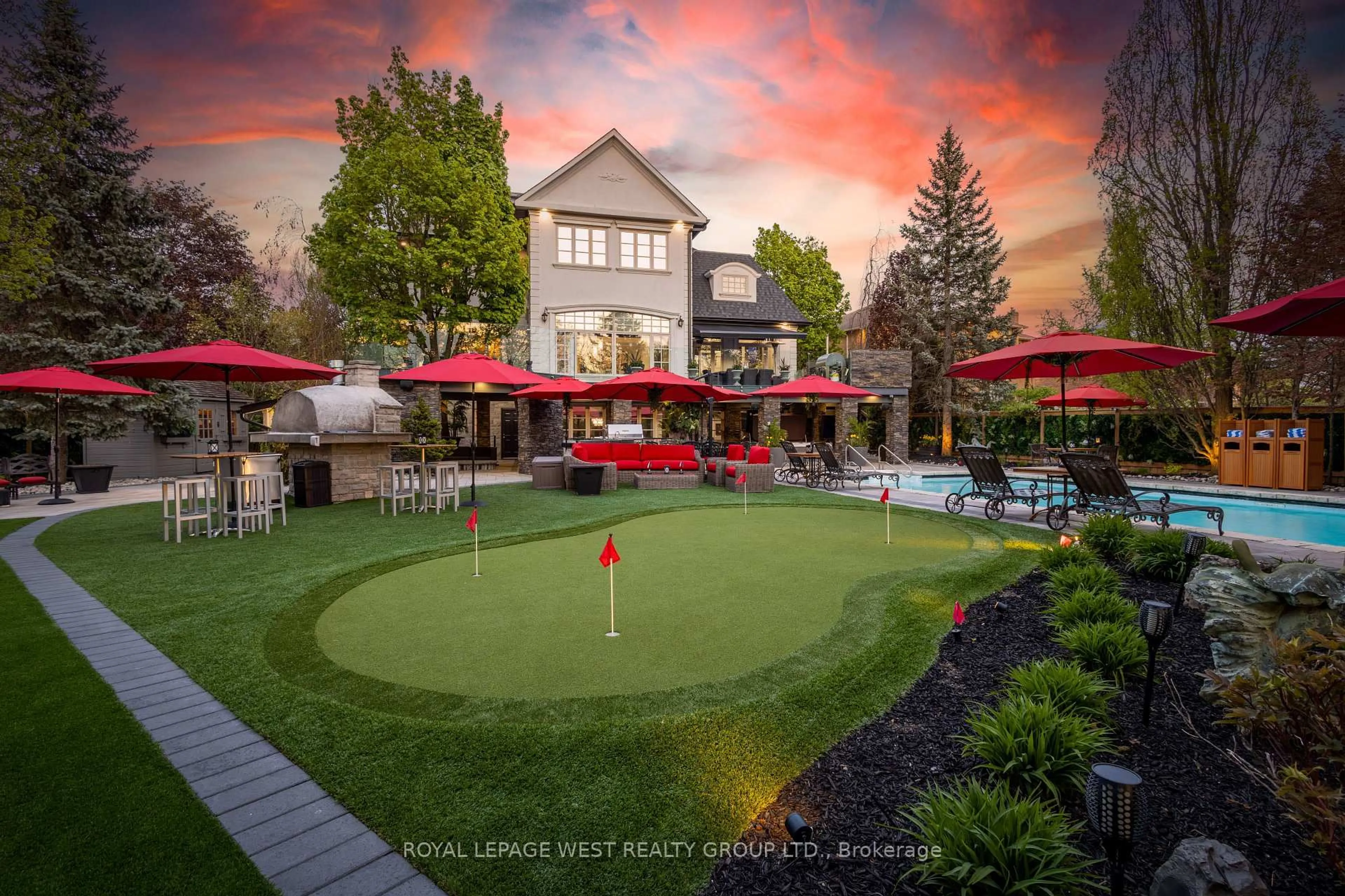 Patio, street for 24 McArthur Hts, Brampton Ontario L6Z 3N2