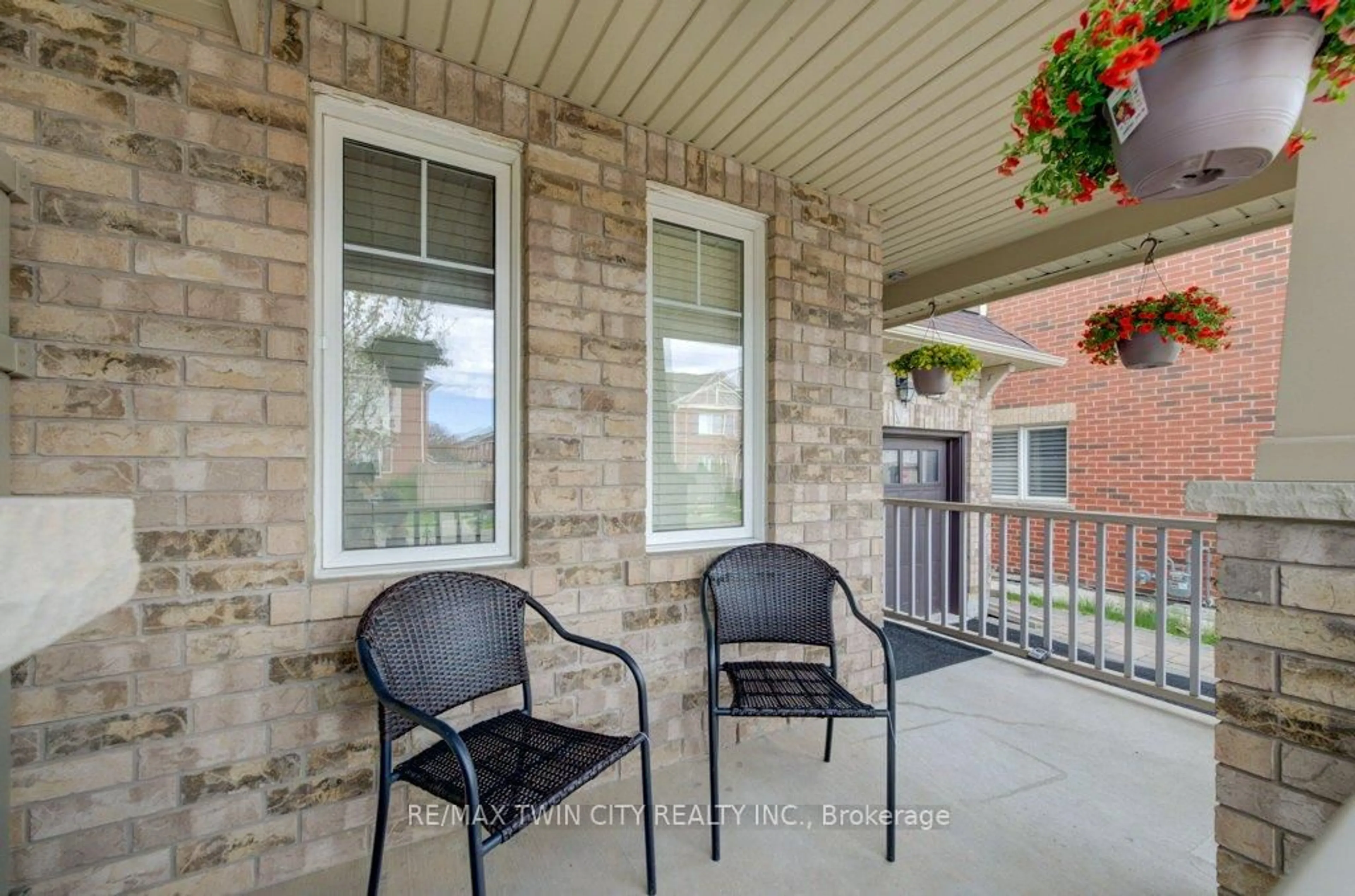 Patio, street for 688 Hepburn Rd, Milton Ontario L9T 0M5