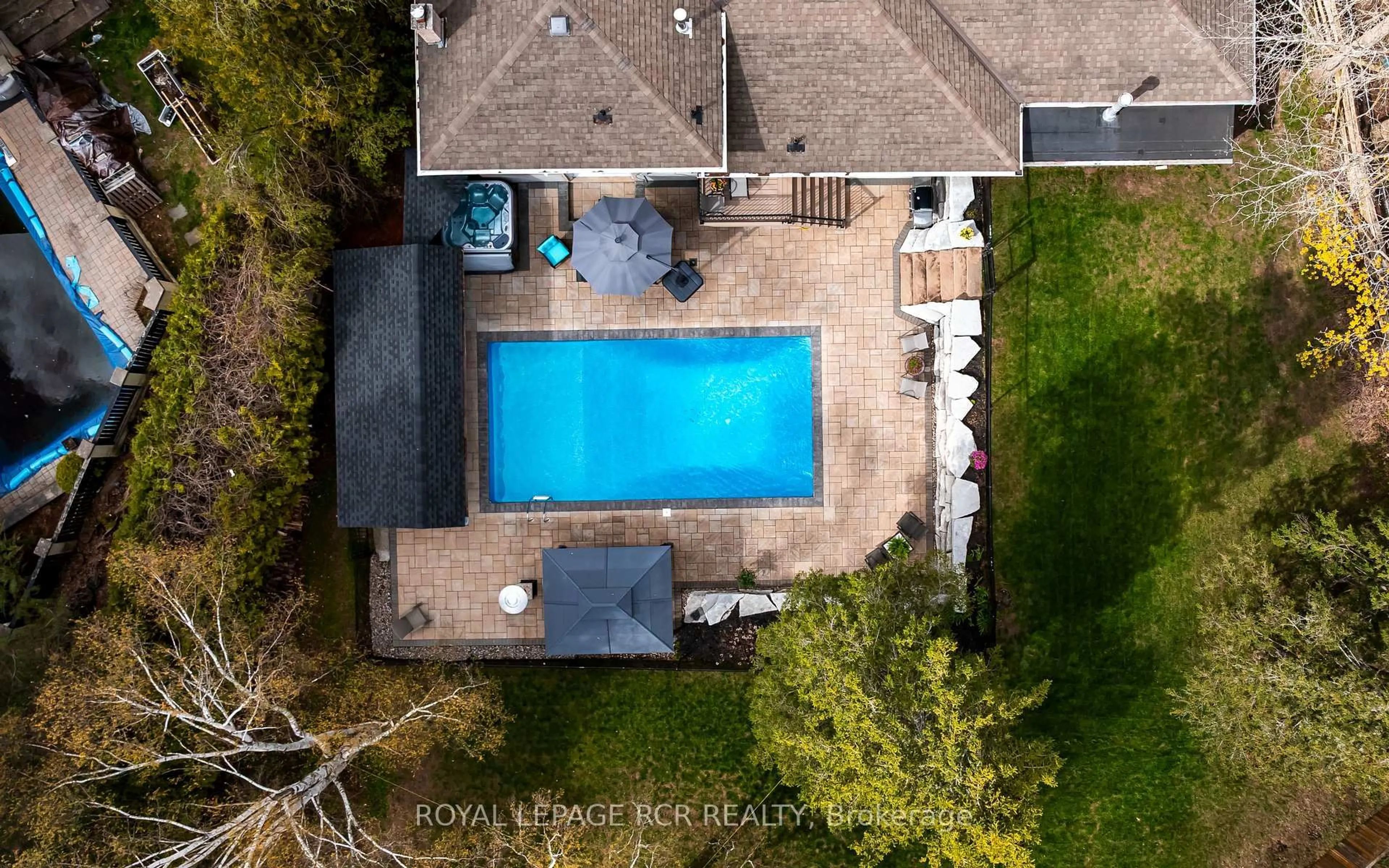 A pic from outside/outdoor area/front of a property/back of a property/a pic from drone, water/lake/river/ocean view for 48 Glenforest Rd, Orangeville Ontario L9W 1A5