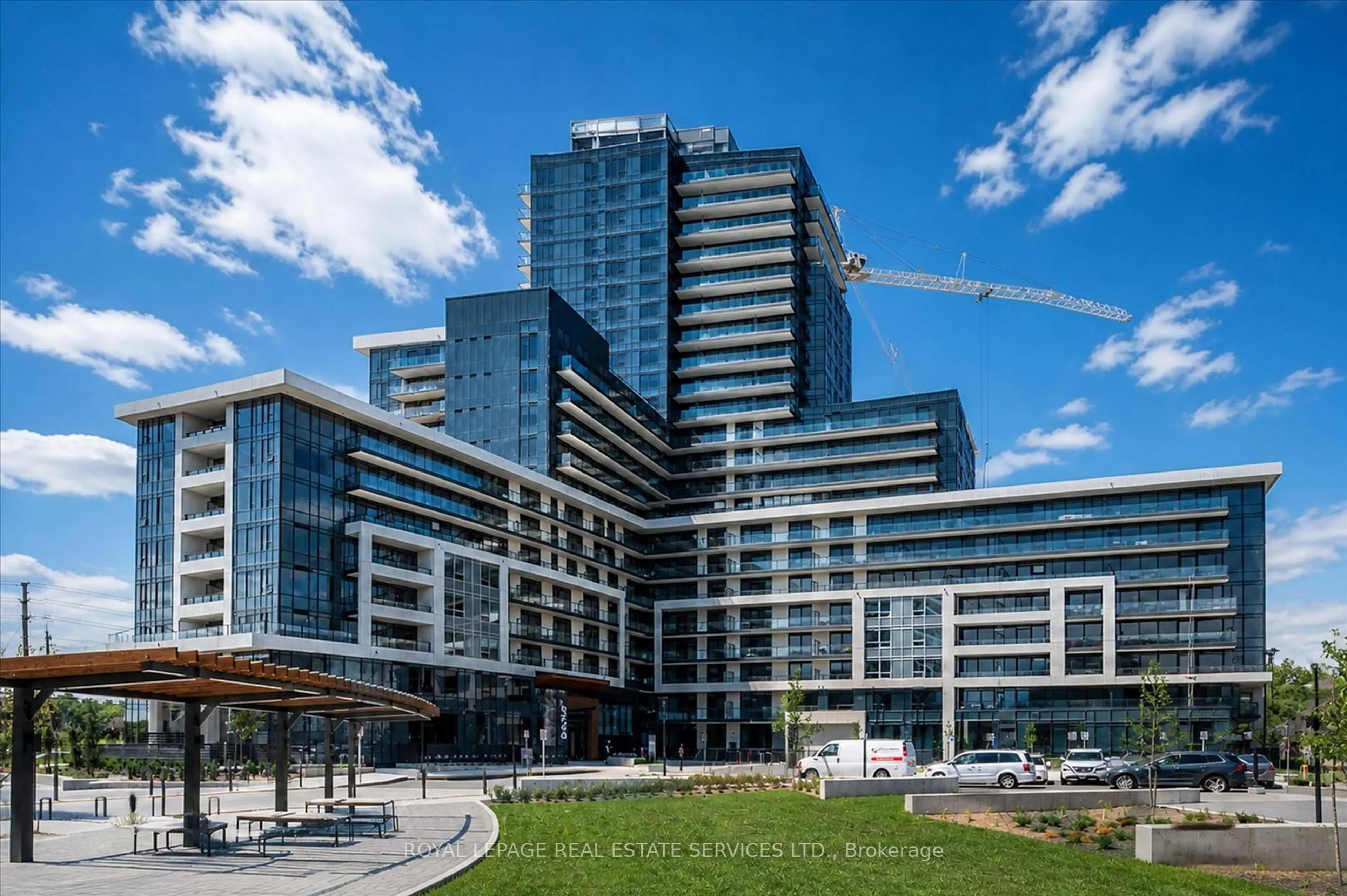 Indoor foyer for 3220 William Coltson Ave #314, Oakville Ontario L6H 7X9