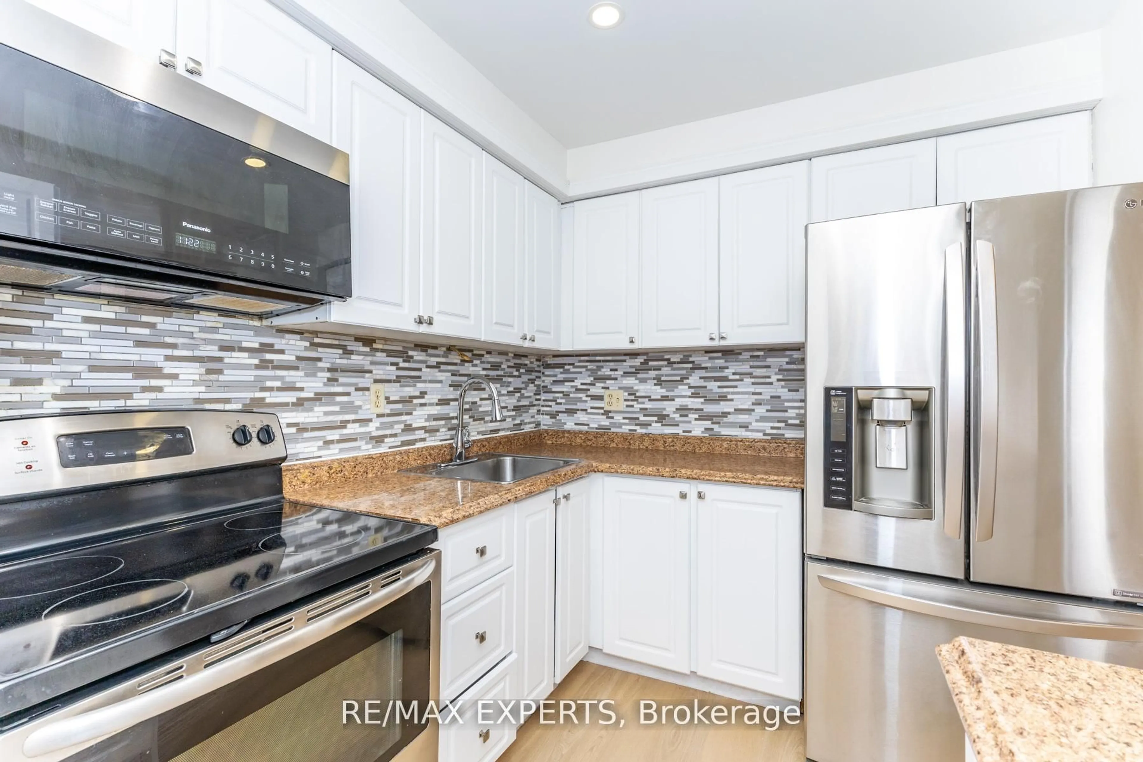 Standard kitchen, unknown for 31 Carleton Pl, Brampton Ontario L6T 3Z4