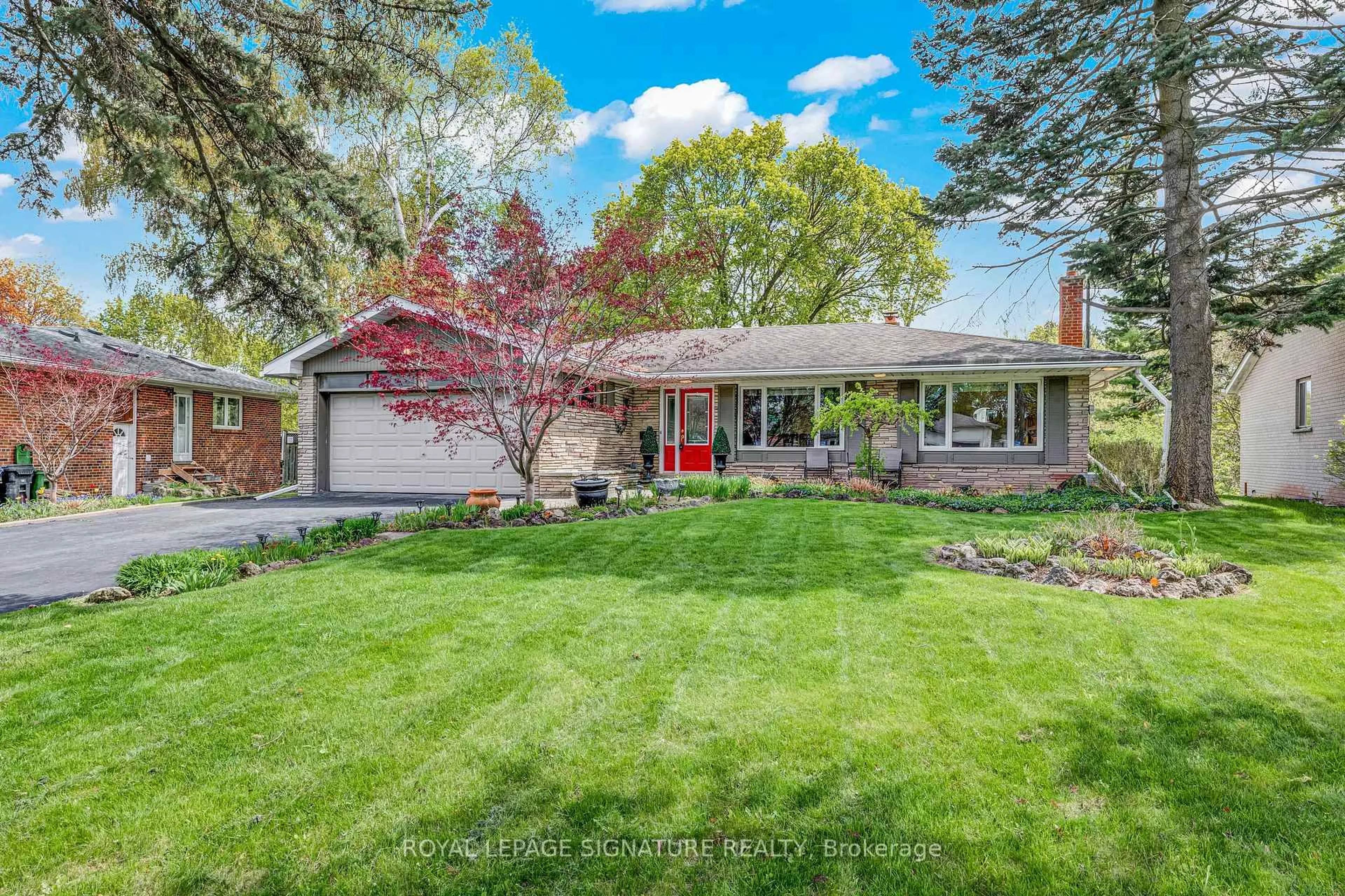 Home with brick exterior material, street for 147 Verobeach Blvd, Toronto Ontario M9M 1R2