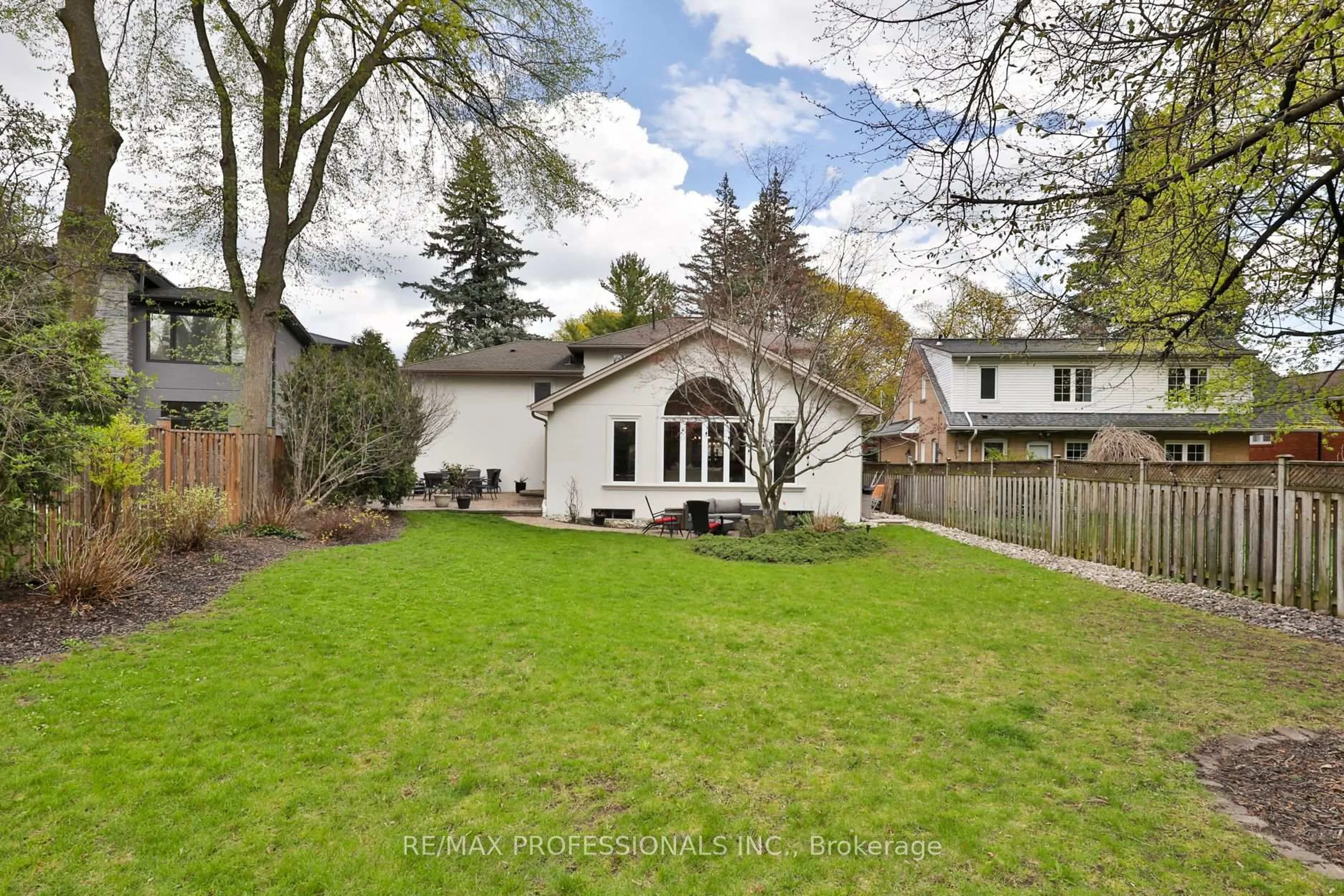 Unknown for 11 Cranleigh Crt, Toronto Ontario M9A 3Y2