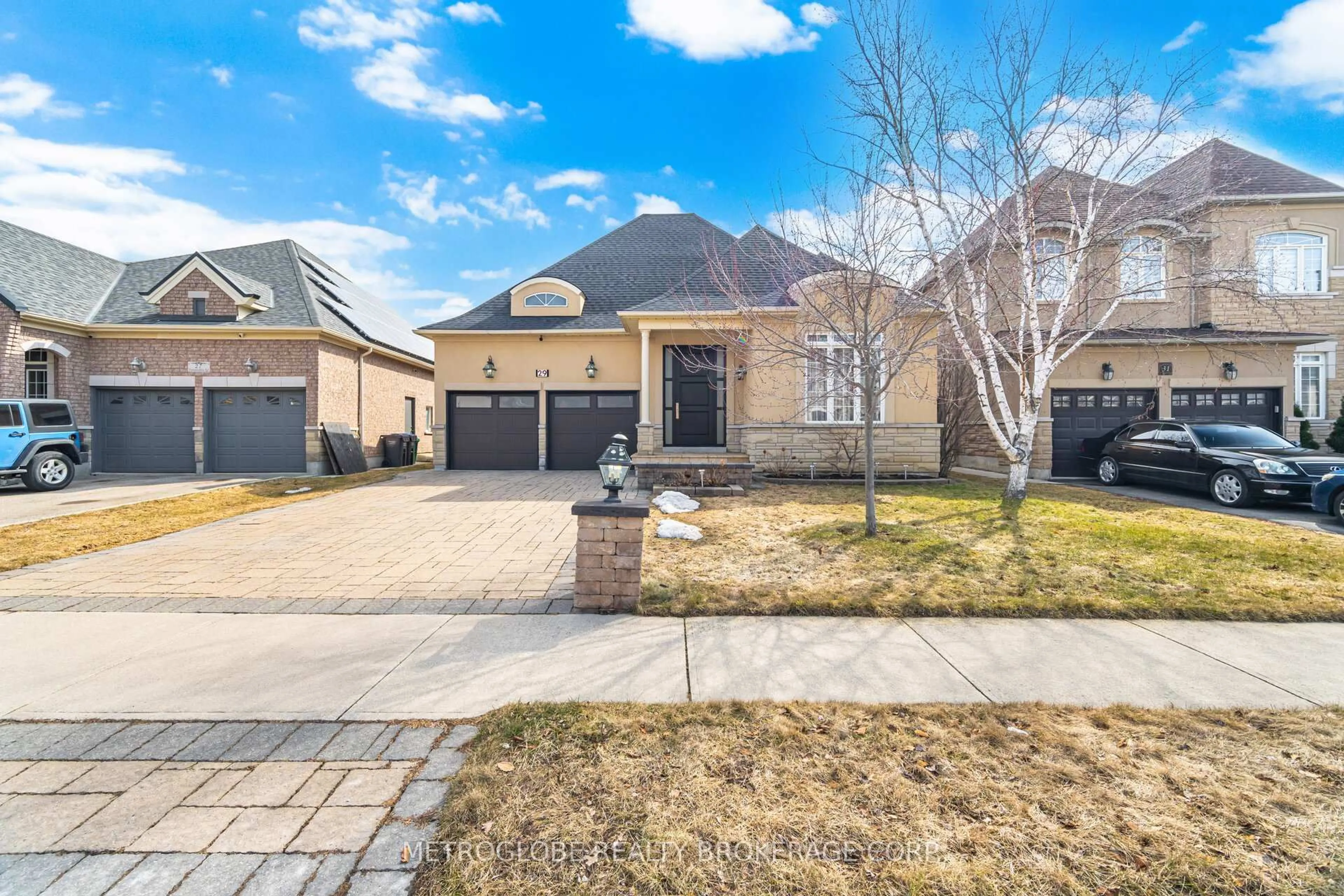 Home with brick exterior material, street for 29 Fontainebleu Rd, Brampton Ontario L6P 1Z1